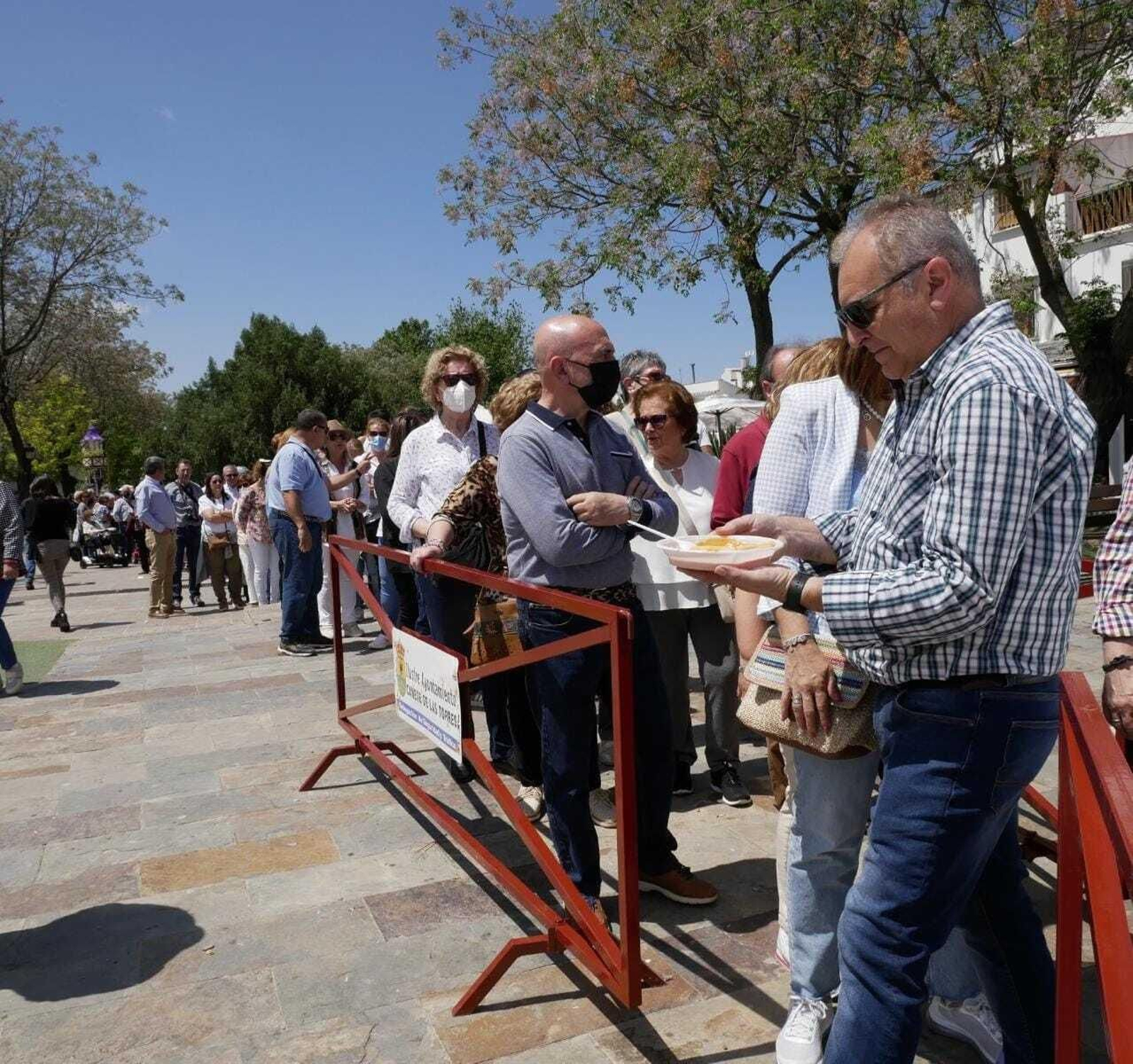 El salmorejo de récord de Cañete de las Torres, en imágenes