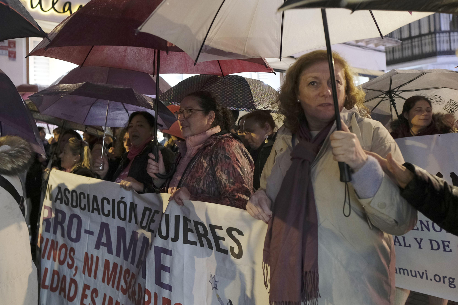 Manifestación 8M del Movimiento Feminista de Sevilla Con el lema "Ni promesas, ni excusas. Las mujeres exigimos realidades"