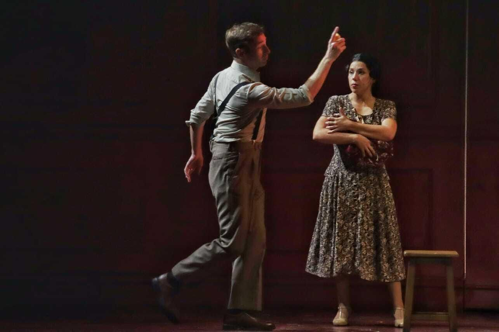El musical 'El tiempo entre costuras', en el Teatro Cervantes hasta 10 de septiembre, en imágenes