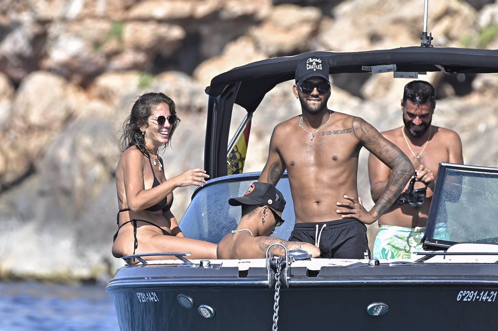 Anabel Pantoja y Yulen Pereira en Formentera.