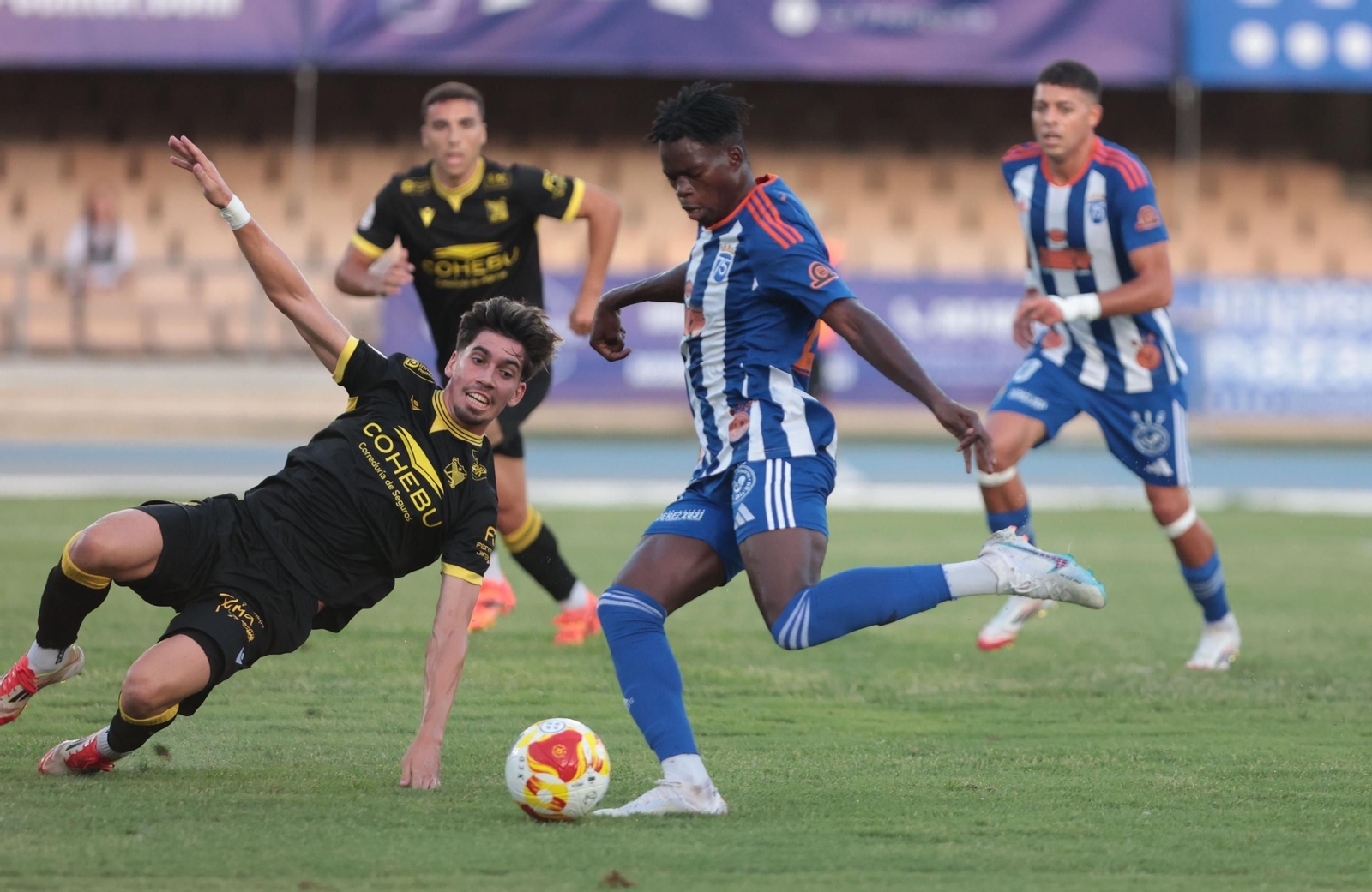 Imágenes del X Trofeo Rafa Verdú entre Xerez CD y Sanluqueño en Chapín