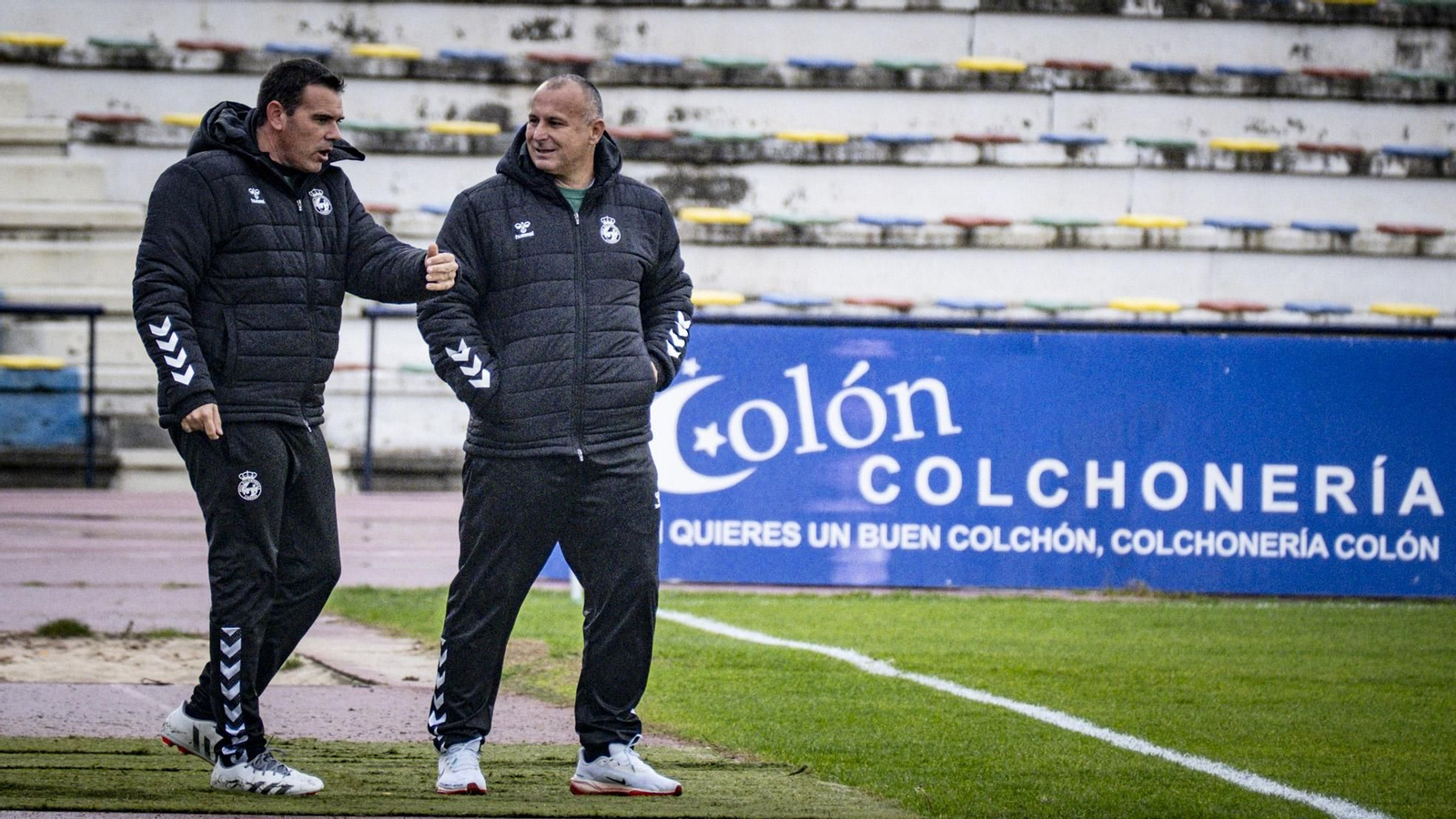 Las imágenes del partido de fútbol entre el San Fernando Club Deportivo y la Balompédica Linense