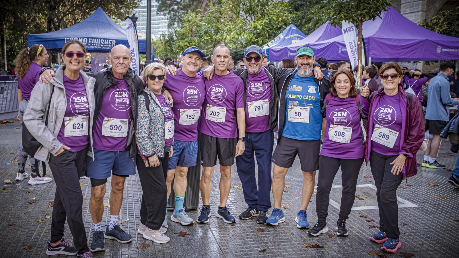 Búscate entre las imágenes de la III Carrera de Cádiz por la Eliminación de la Violencia contra las Mujeres