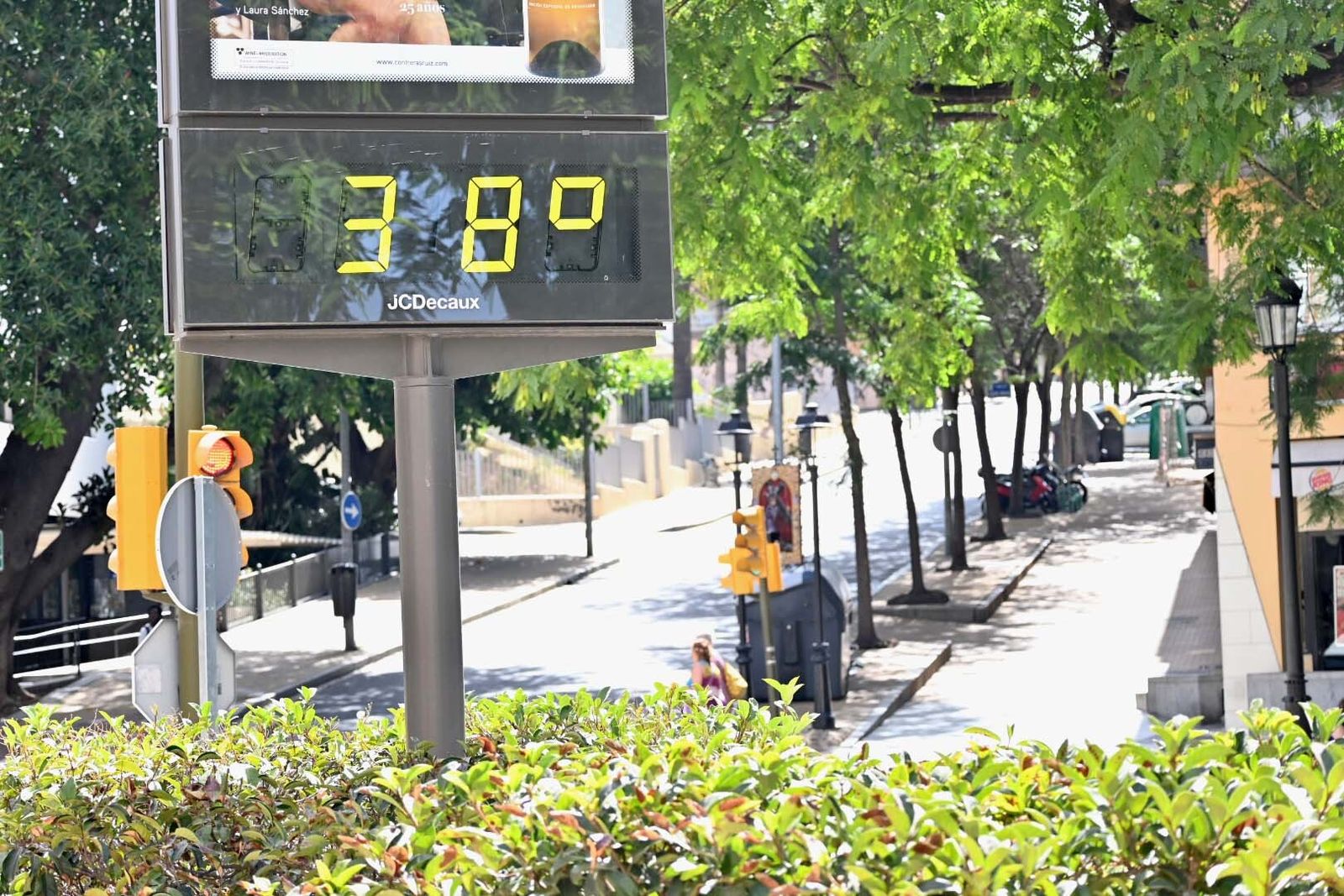 Las mejores imágenes de este sábado de intenso calor en las calles de Huelva