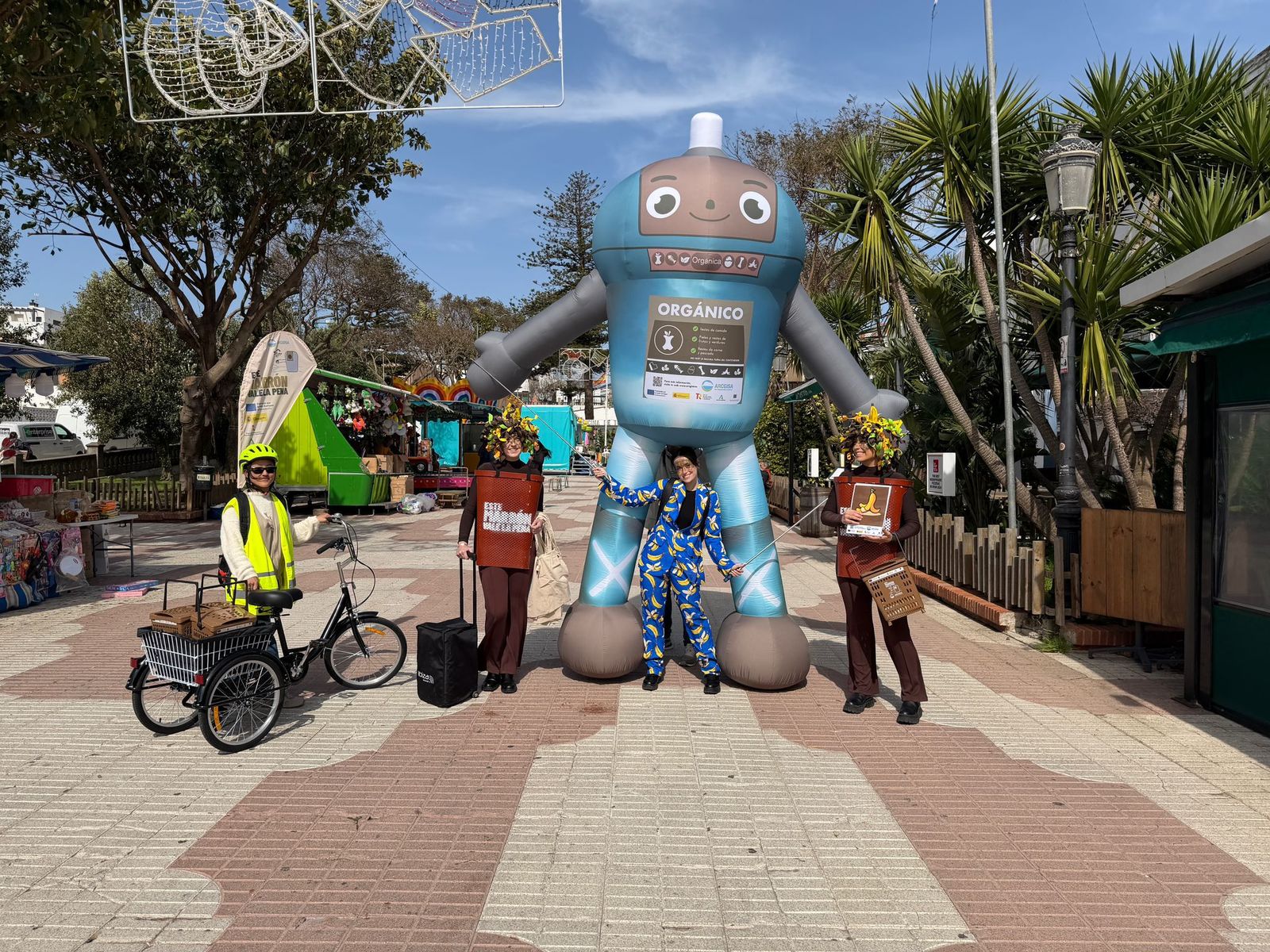 La campaña de la Mancomunidad y Arcgisa para el uso del contenedor marrón llega a Tarifa