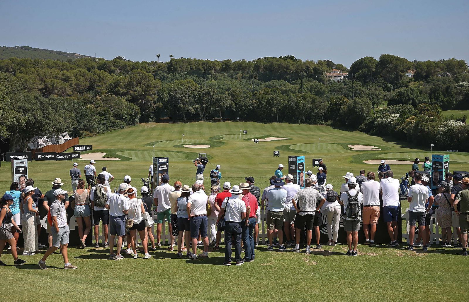 Ambiente durante la primera jornada del LIV Golf Andalucía 2023 en Valderrama