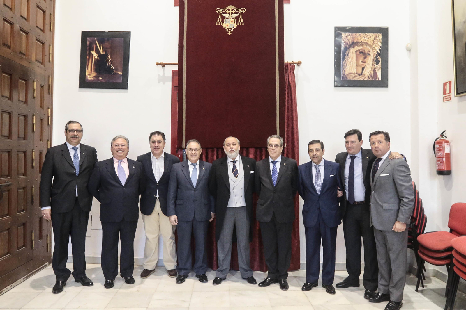 Los hermanos de la Amargura y de San Miguel no dejaron solo al pregonero