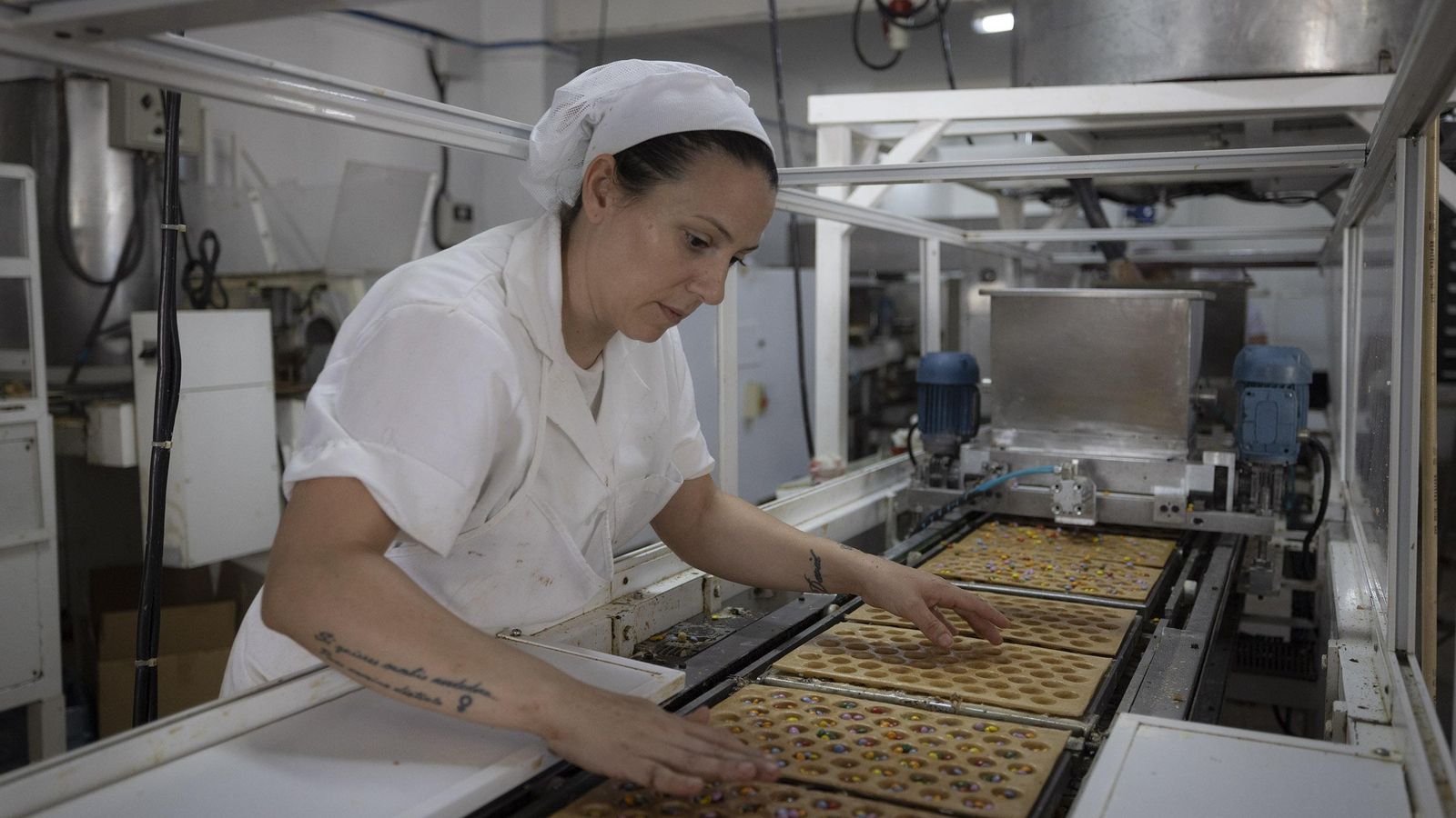 Una trabajadora de La Flor de Estepa