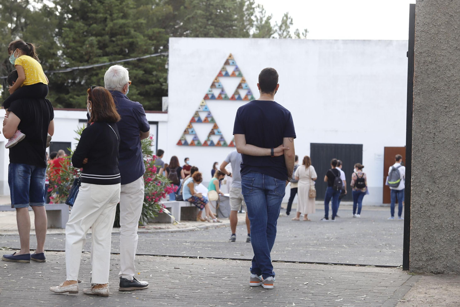 Imágenes del arranque de las oposiciones de secundaria en Huelva