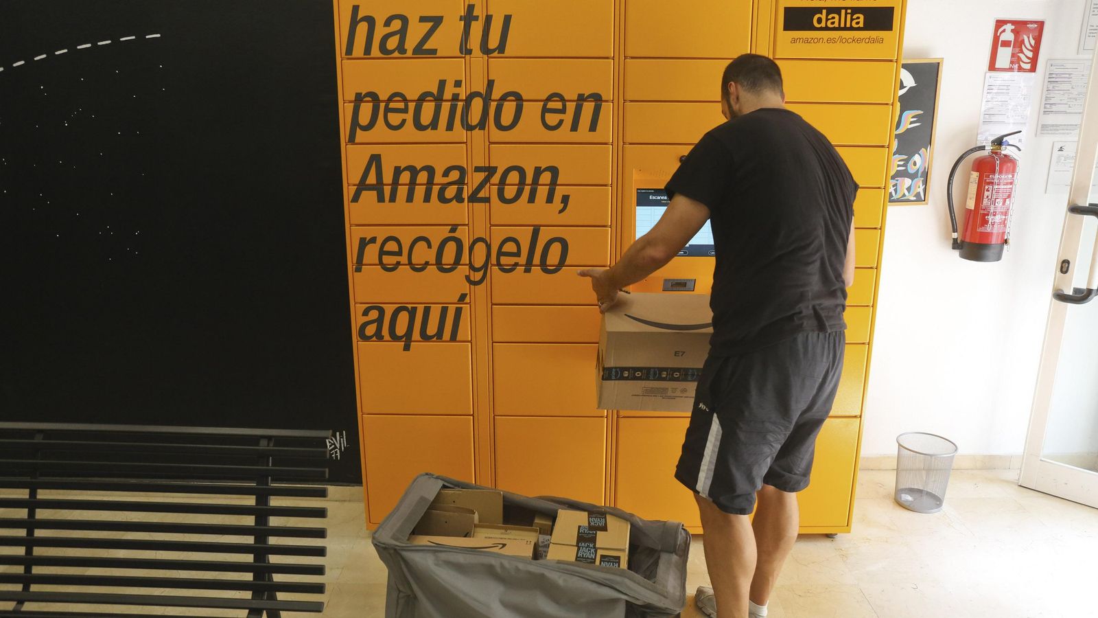 Un repartidor de Amazon