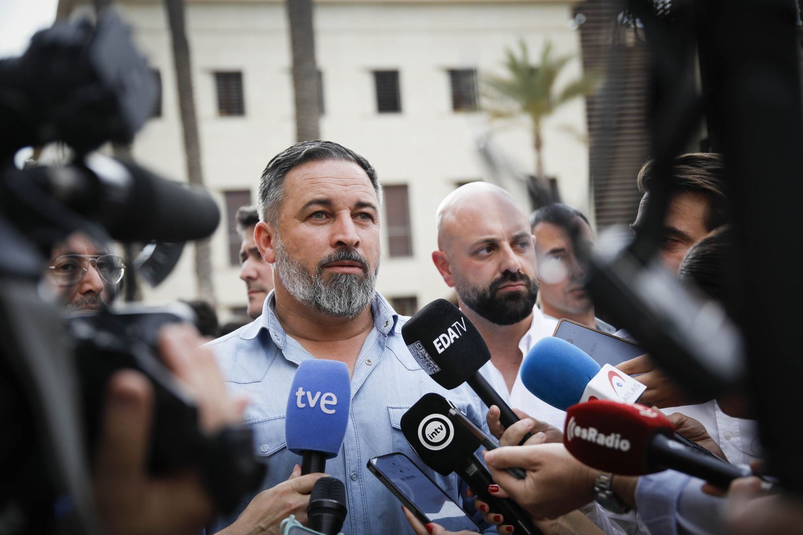 Imágenes de campaña para las elecciones europeas de VOX