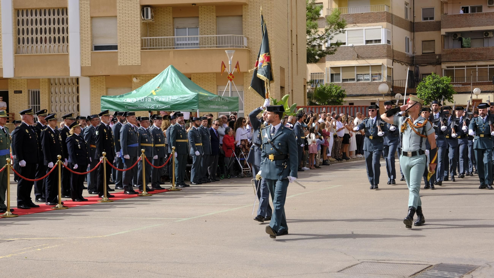 Las imágenes de la celebración del Día del Pilar en la Comandancia de la Guardia Civil de Almería