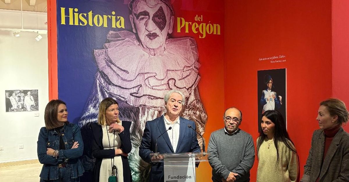 Inauguración de la exposición 'Historia del Pregón' en Cajasol