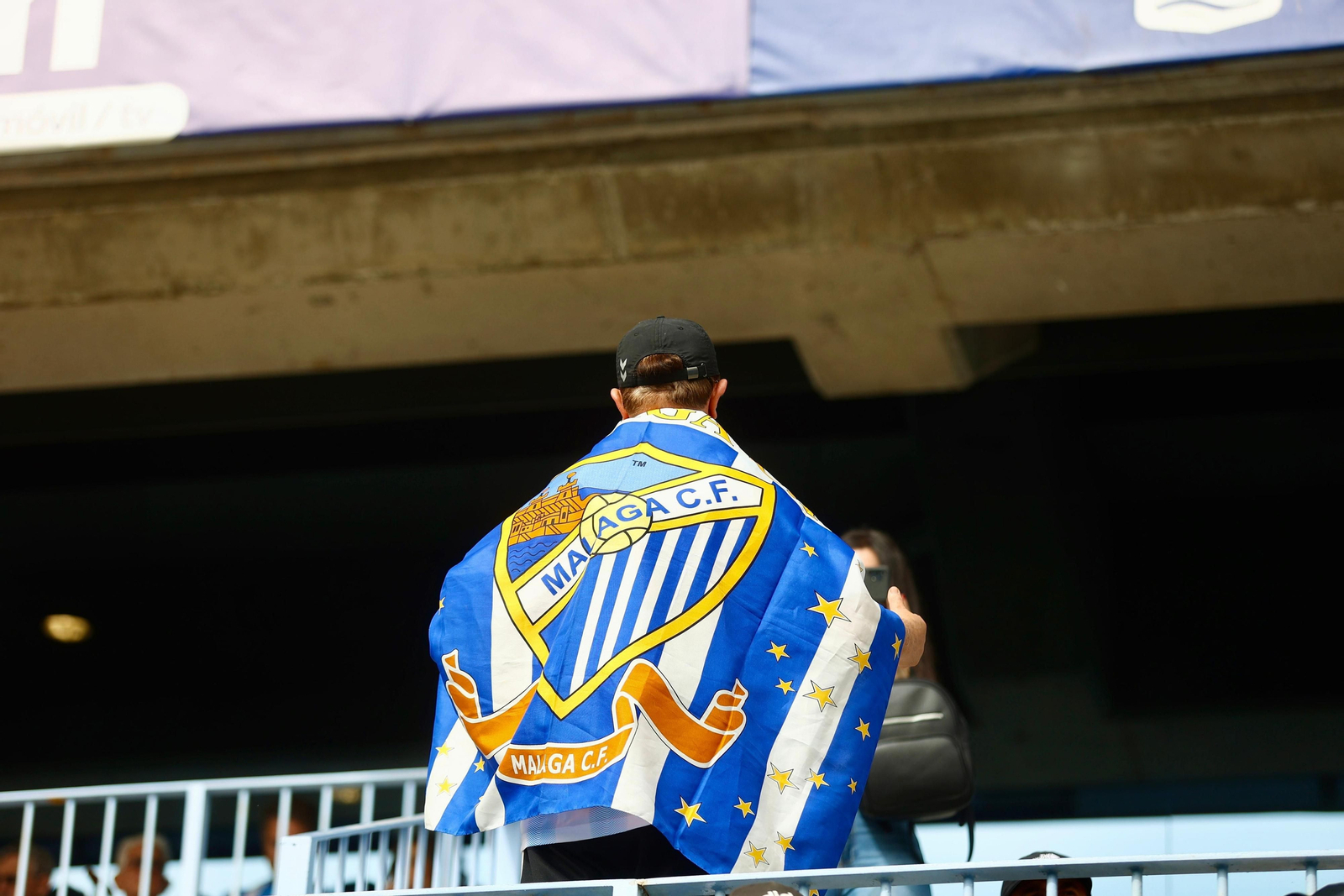 Búscate en las gradas de La Rosaleda durante el Málaga CF-AD Ceuta Búscate en las gradas de La Rosaleda durante el Málaga CF-AD Ceuta