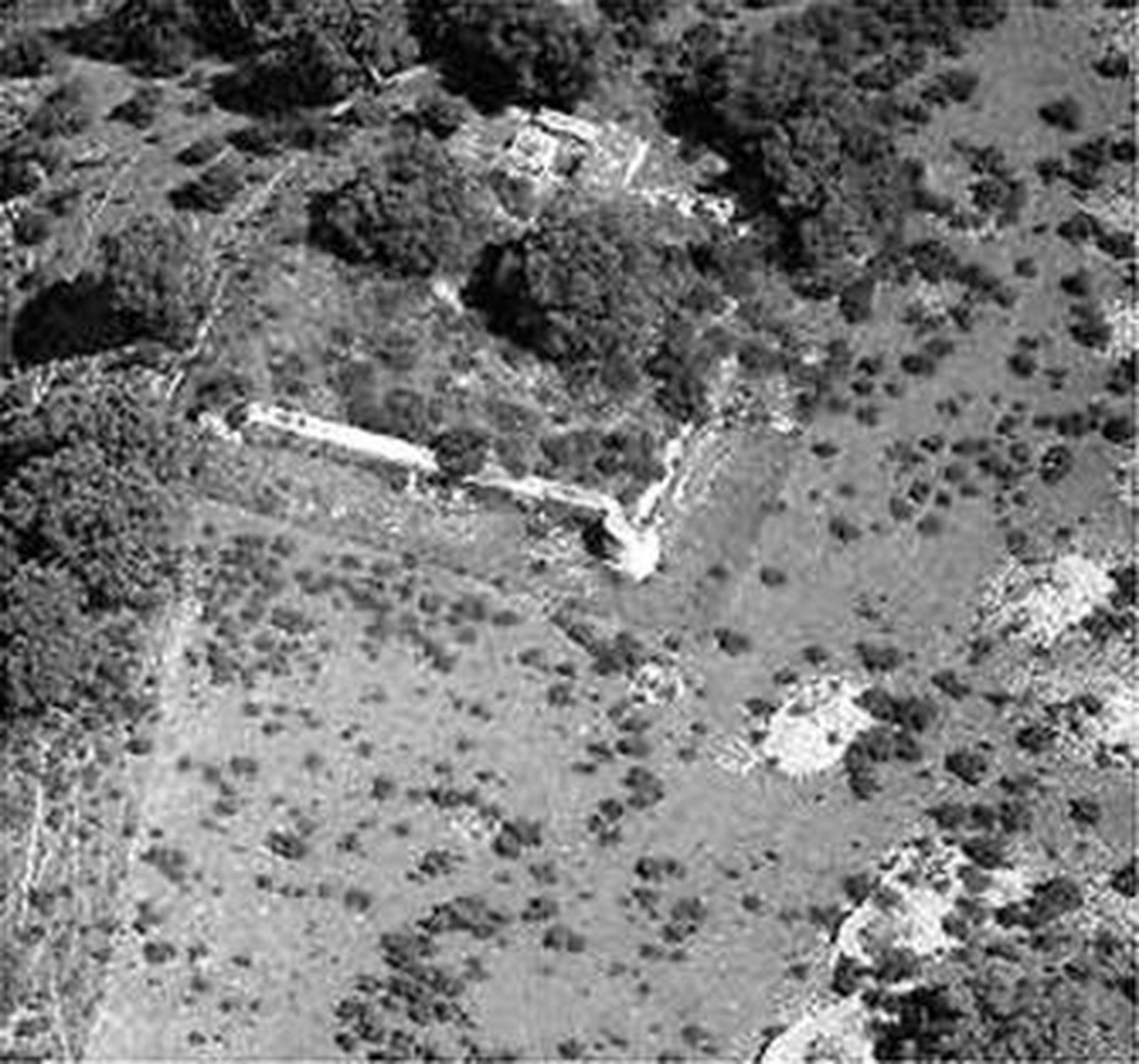 Vista aérea de La Cabeza de Hortales, en cuya cumbre se sitúa la ciudad de Iptuci.