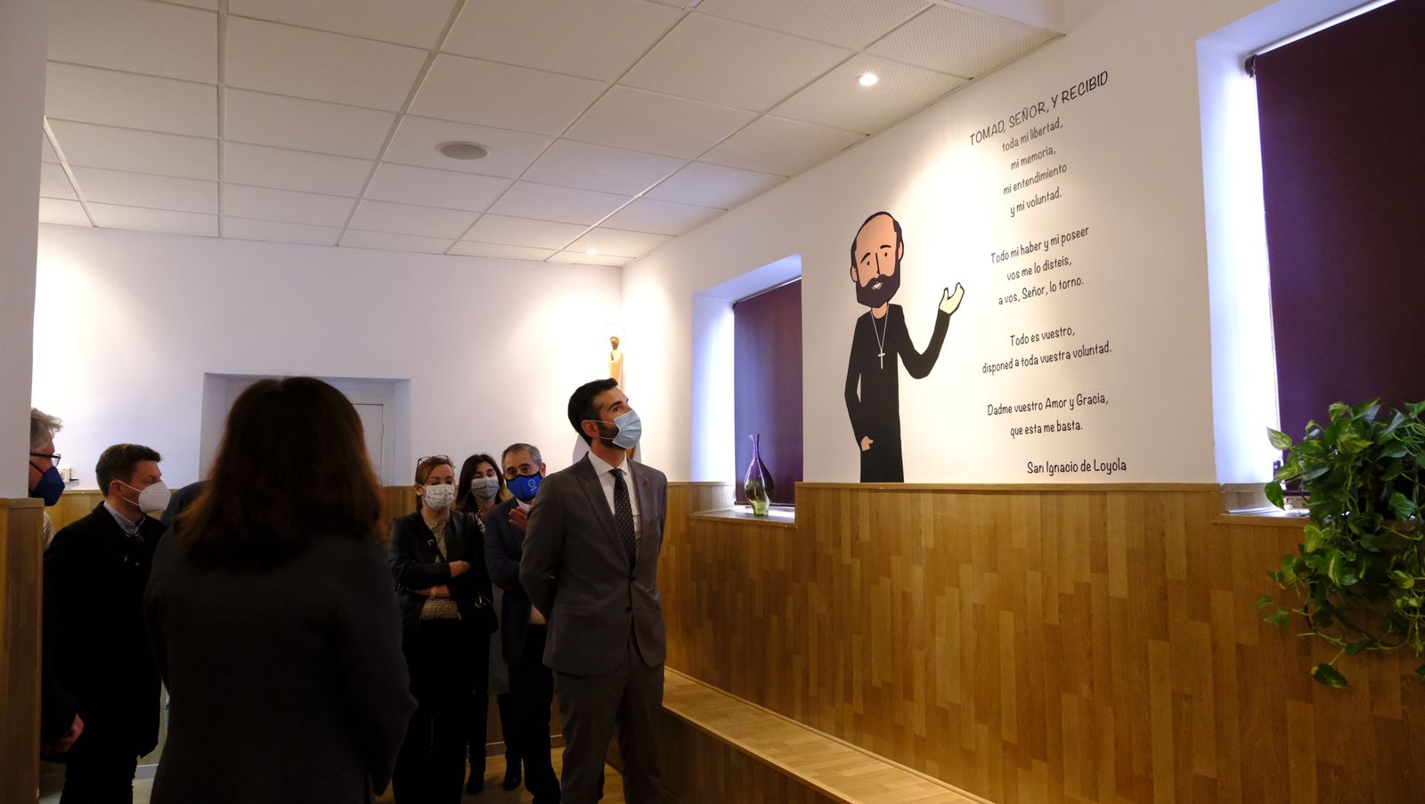Imágenes de la visita del Alcalde de Almería al Colegio La Safa, por su 75 aniversario.