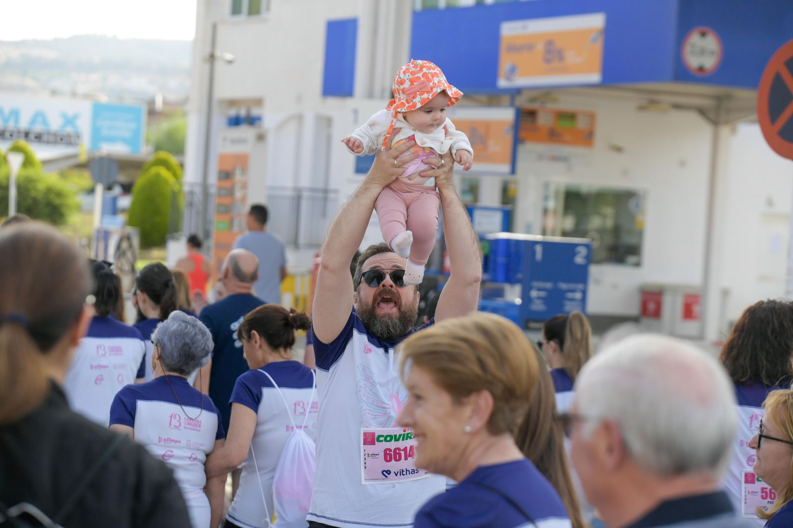 Las imágenes de la Carrera de la Mujer de este domingo en Granada