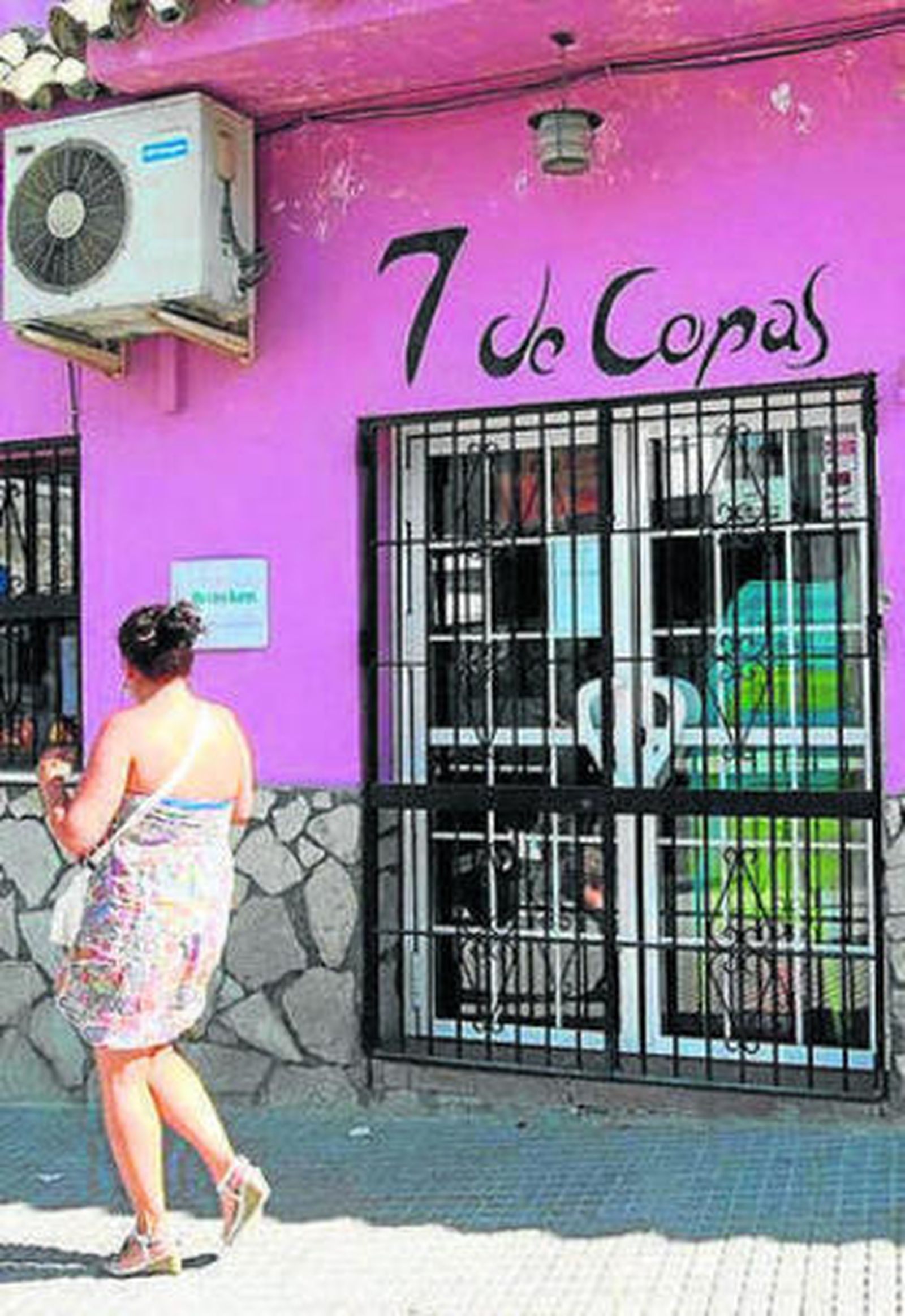 Bar de Trebujena precintado.