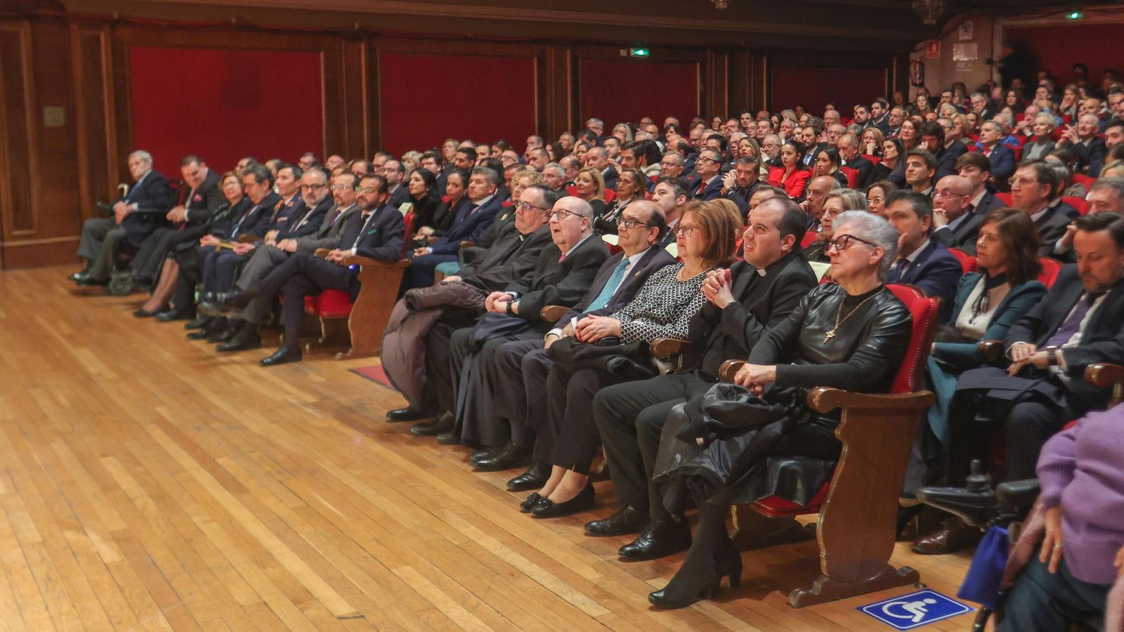 Fotogalería: El Pregón Oficial de la Semana Santa de Granada 2025