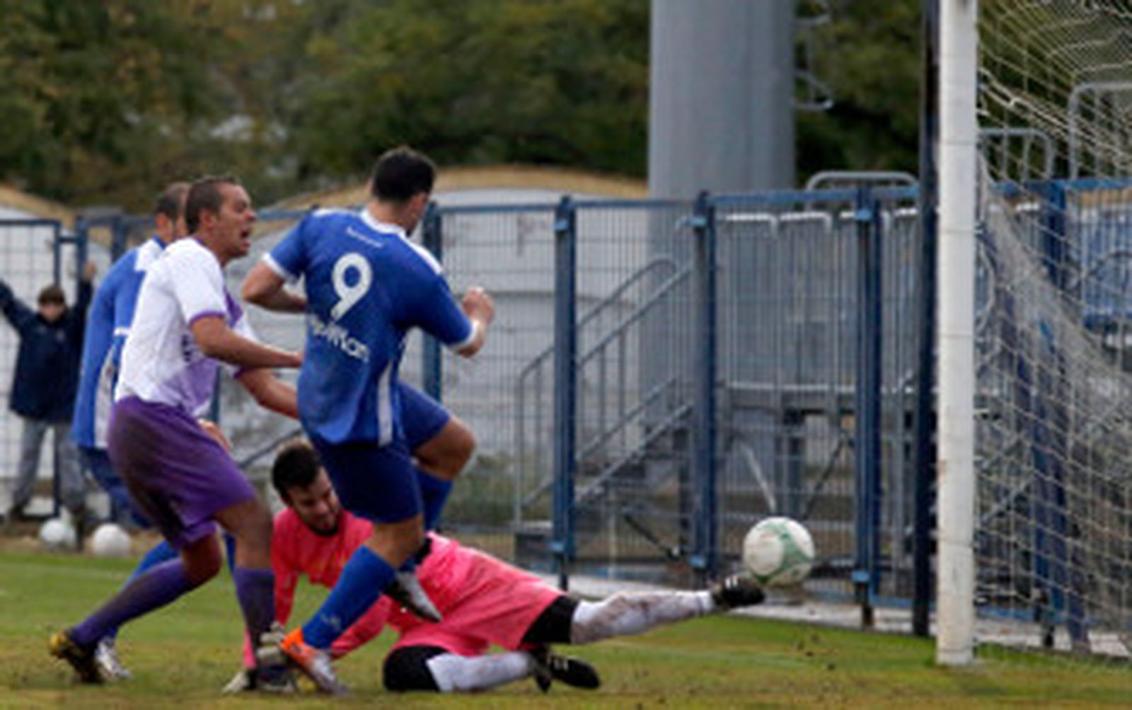 Golazos para decantar el derbi (0-4)