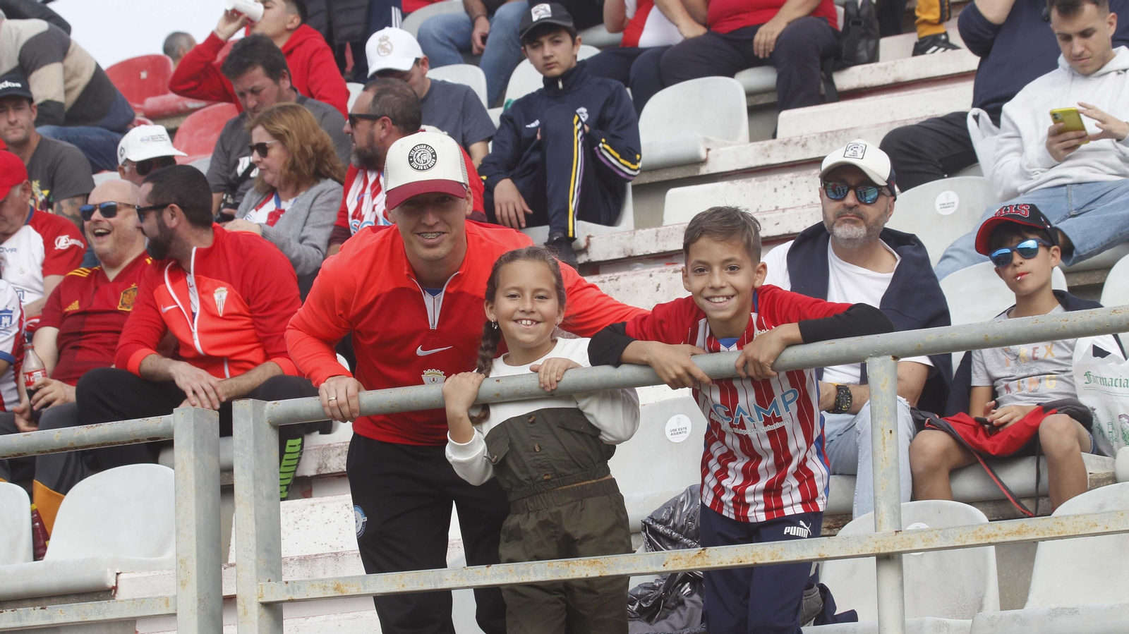 Búscate en el Algeciras CF  - Linares de Primera Federación