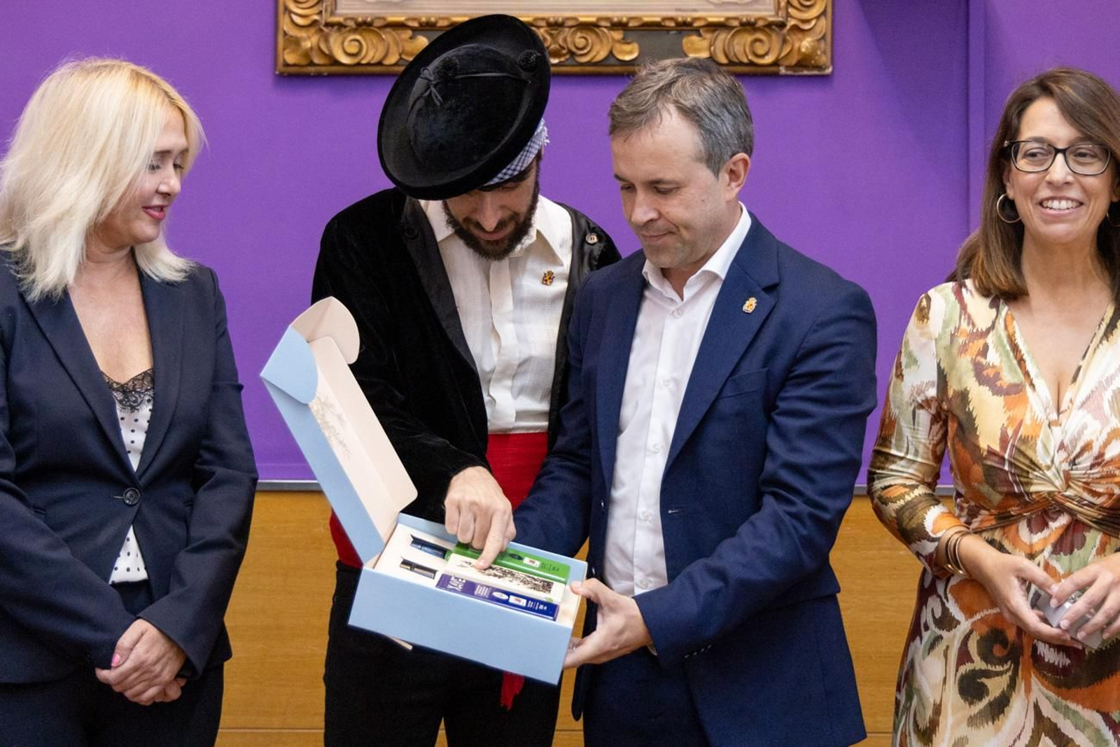 Pregón de David Uclés y cabalgata por la Feria de San Lucas