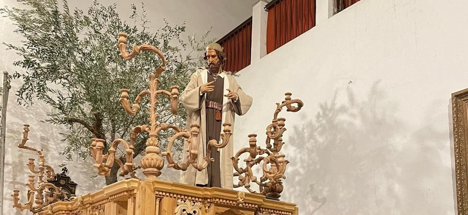 La prohermandad de la Salud ya tiene preparado su paso para la procesión de este domingo.