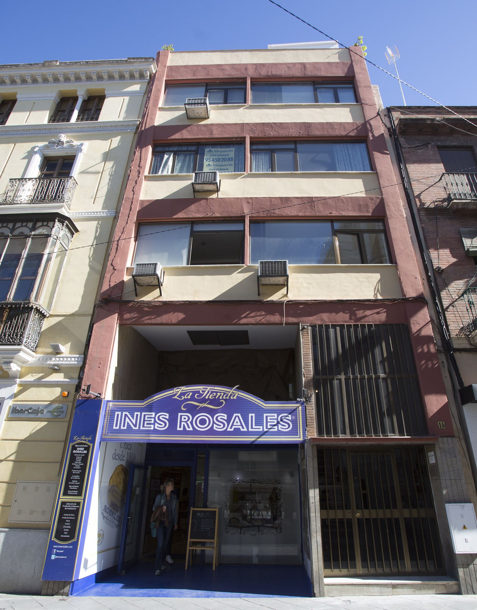 El inmueble se encuentra en el número 15 de la Plaza de San Francisco.