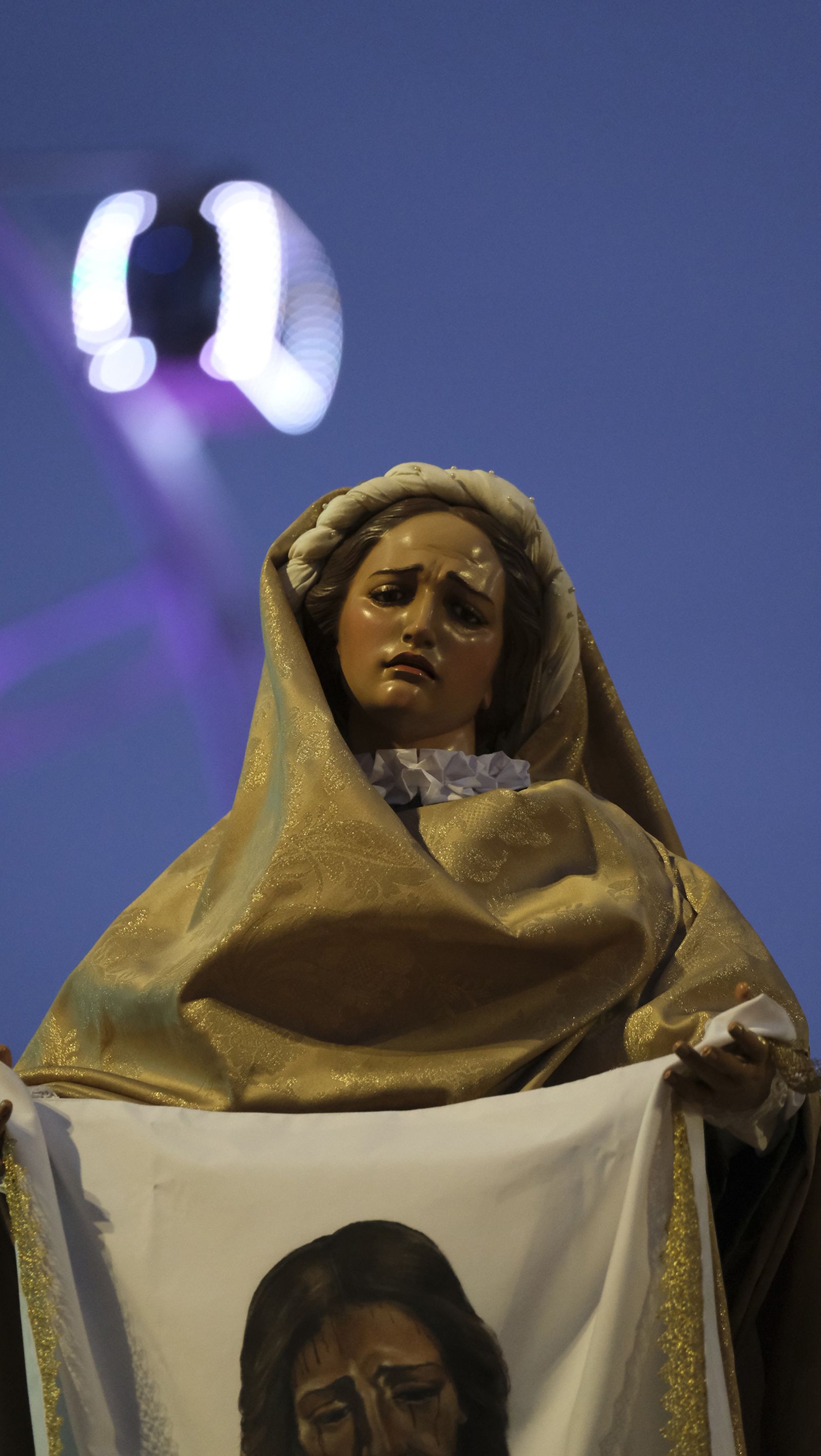 La procesión del Encuentro por las calles de Almería, en imágenes