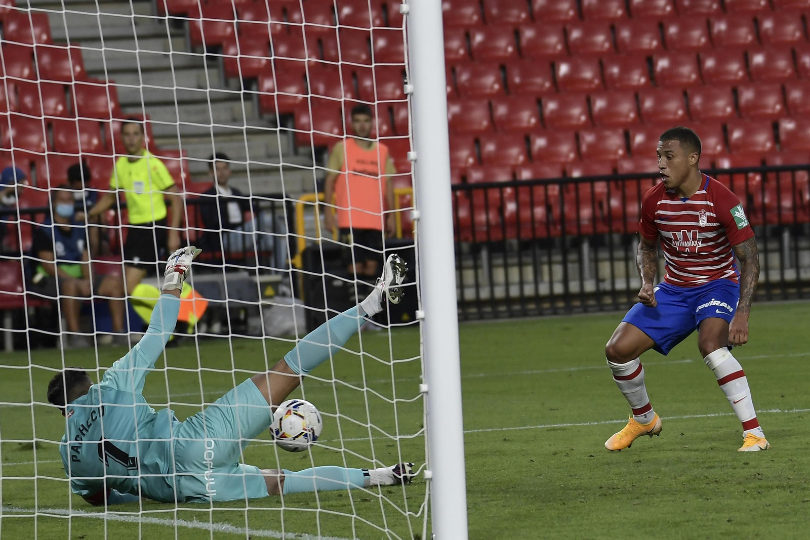 Darwin Machís batió a Pacheco para darle el triunfo a los rojiblancos tras una primer disparo que el portero del Alavés despejó con una gran parada.