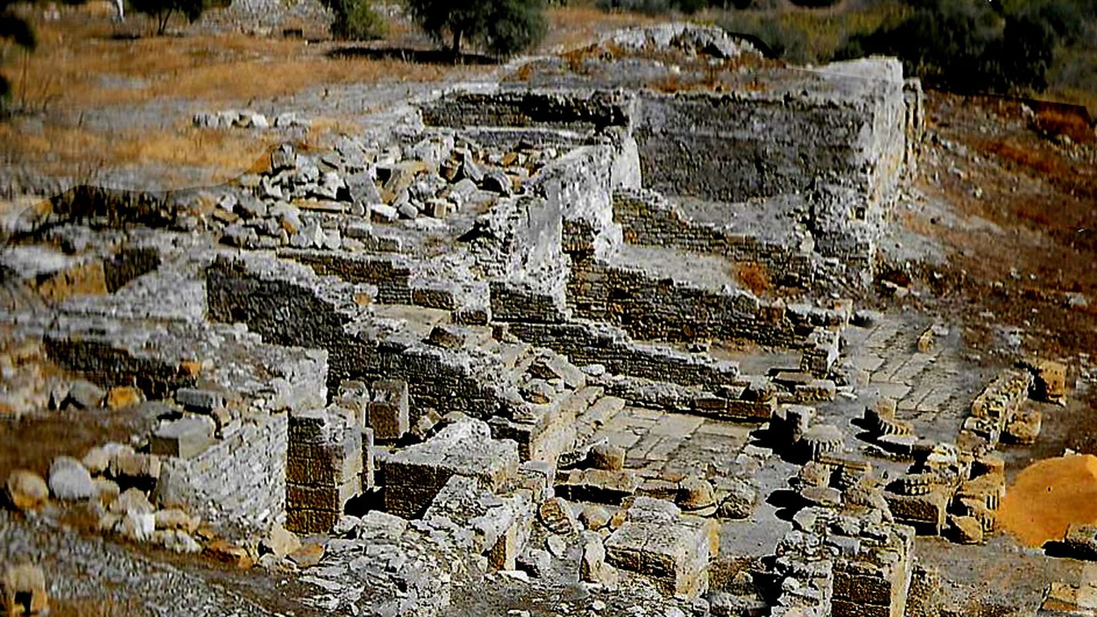 Tabernae (tiendas) situadas cerca del foro de Carteia.