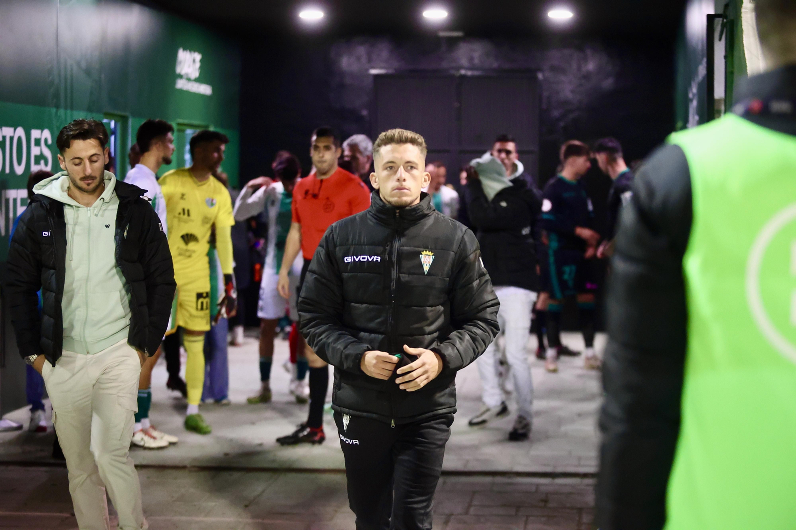 Las mejores fotos del ambiente en El Maulí para el Antequera - Córdoba CF