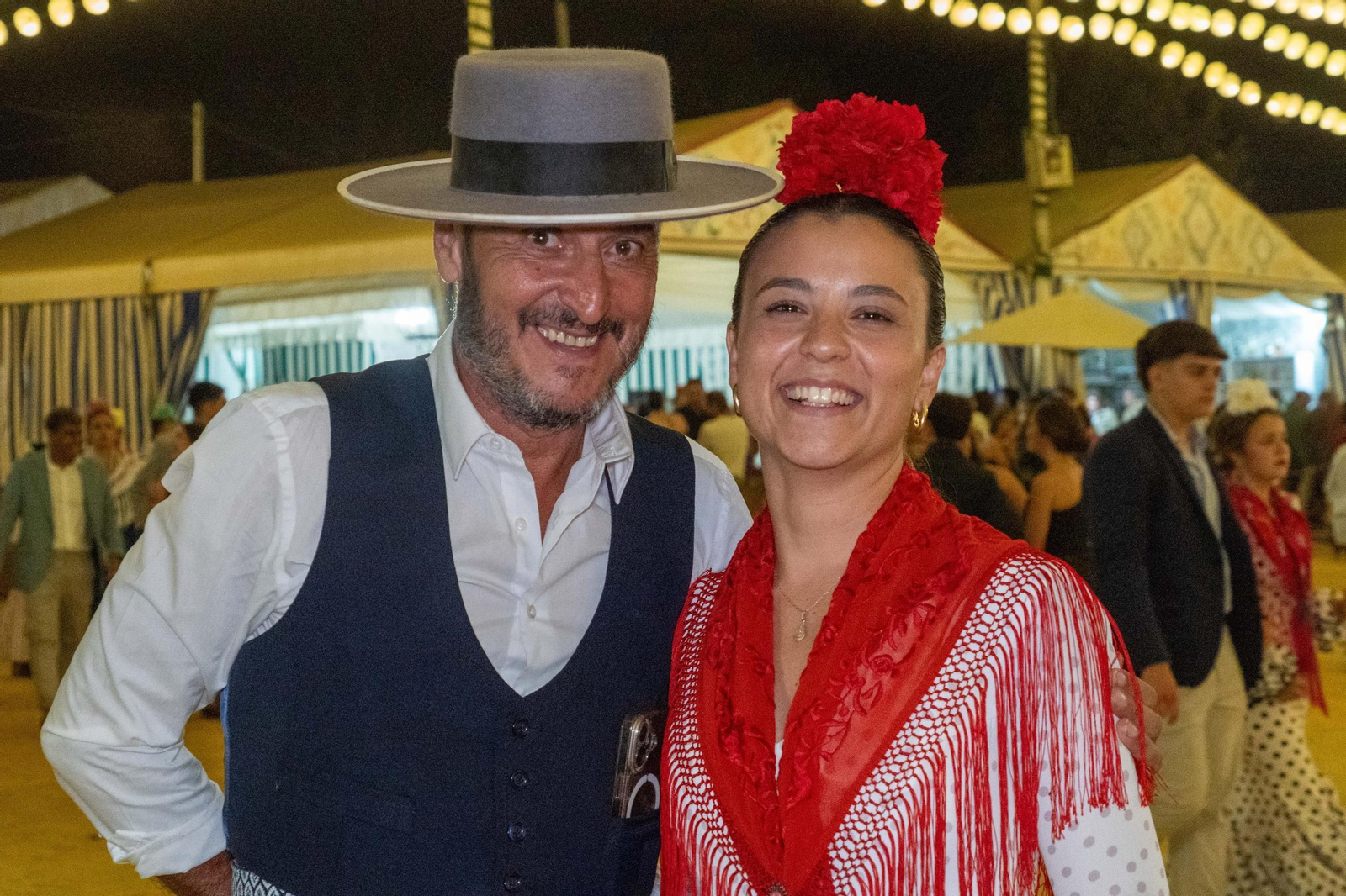 Imágenes del ambiente del ambiente de la noche del domingo en la Feria de Otoño y del Caballo 2025 de Huelva