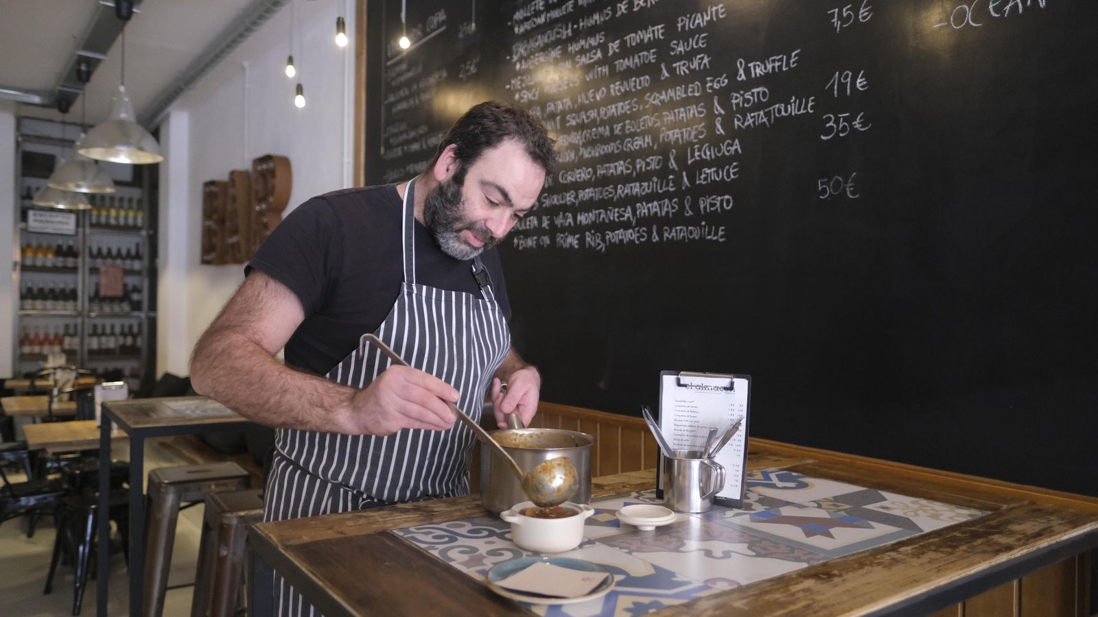 Los guisos son una de señas de identidad de El Almacén