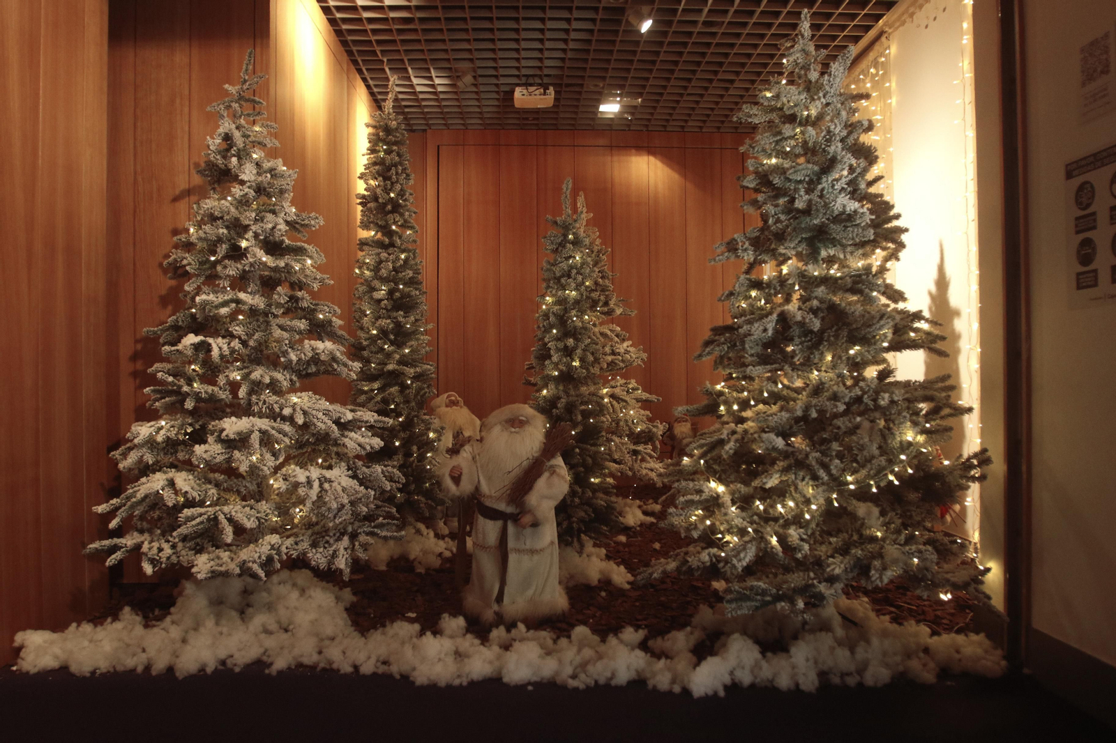 El belén de estilo nórdico de la Fundación Cajasol, en fotografías