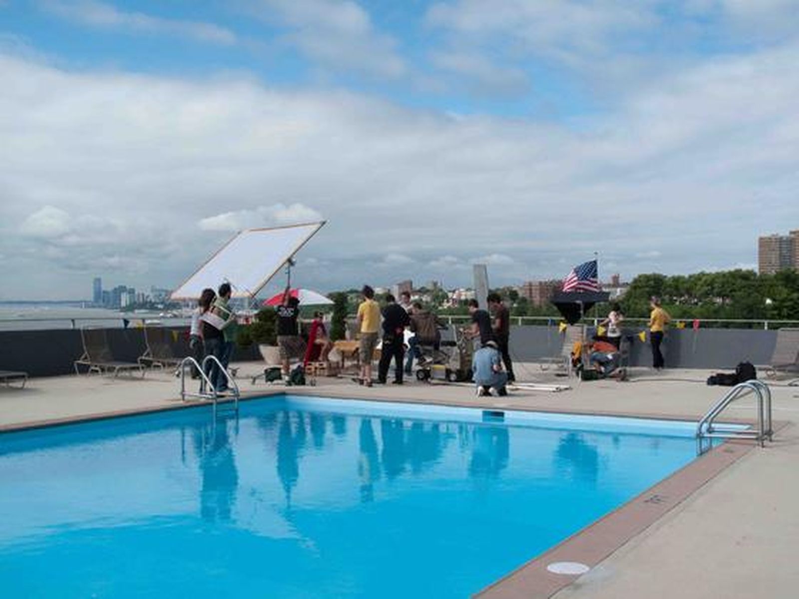 Imágenes del rodaje de 'Voltereta'en New Jersey, con vista al 'Skyline' de Manhattan. / J.D.