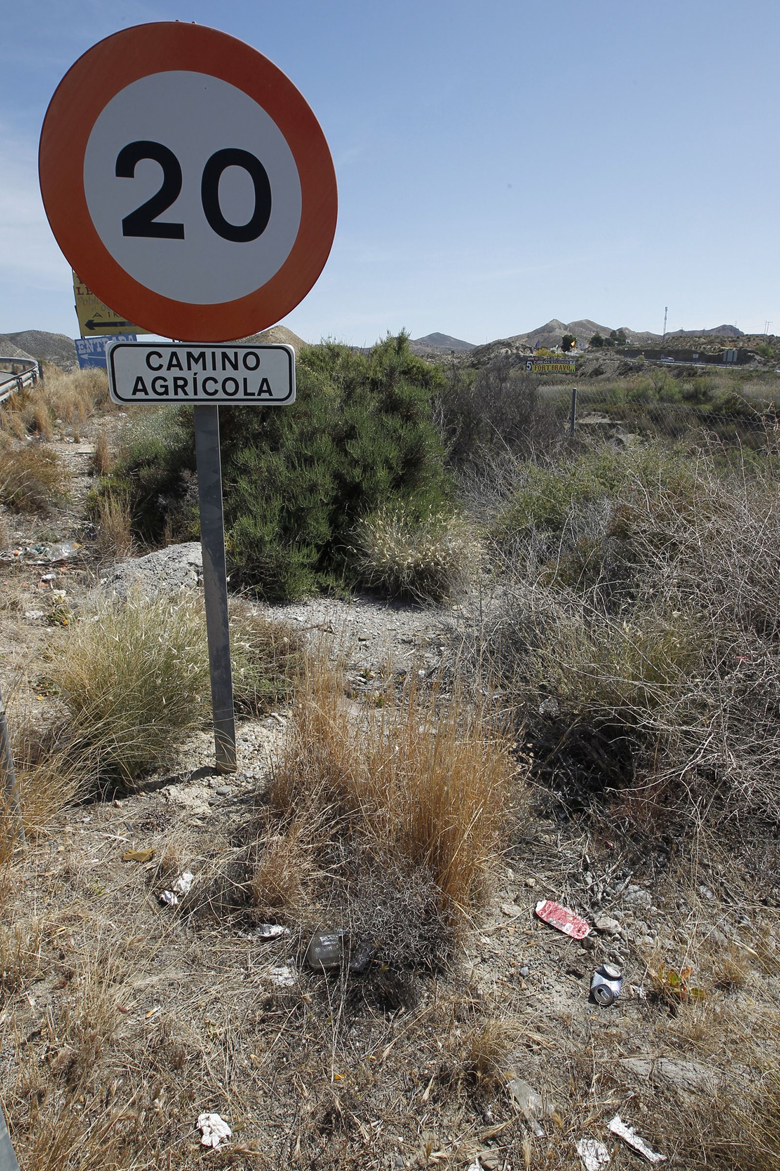 Fotogalería basura en el Desierto de Tabernas
