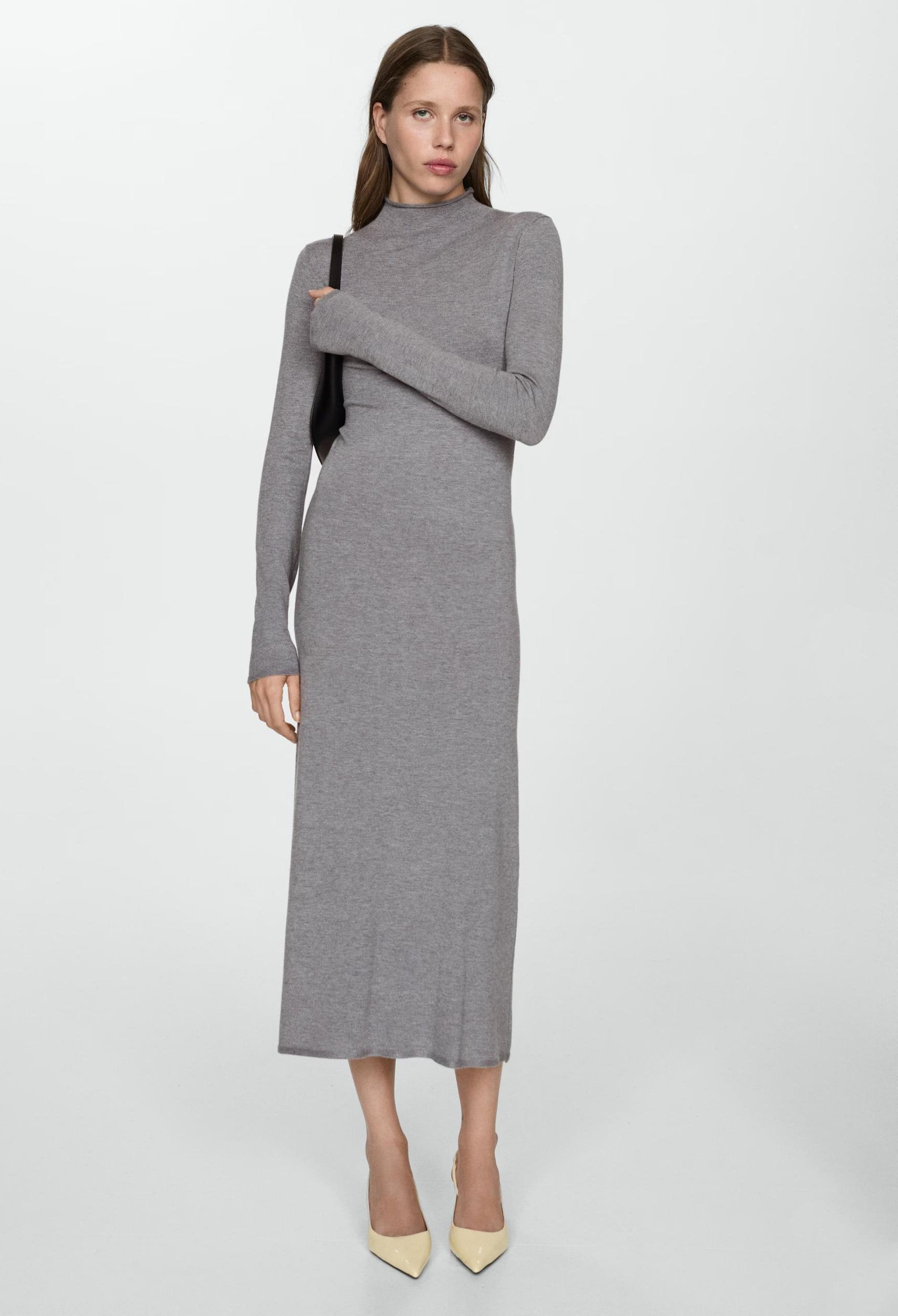 Vestido de punto de Mango.