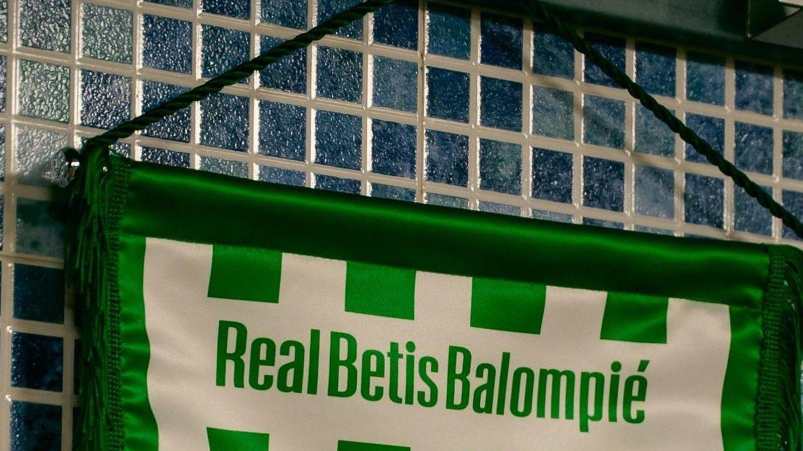 El banderín que el Betis intercambiará con el Torrent antes del encuentro de Copa del Rey.