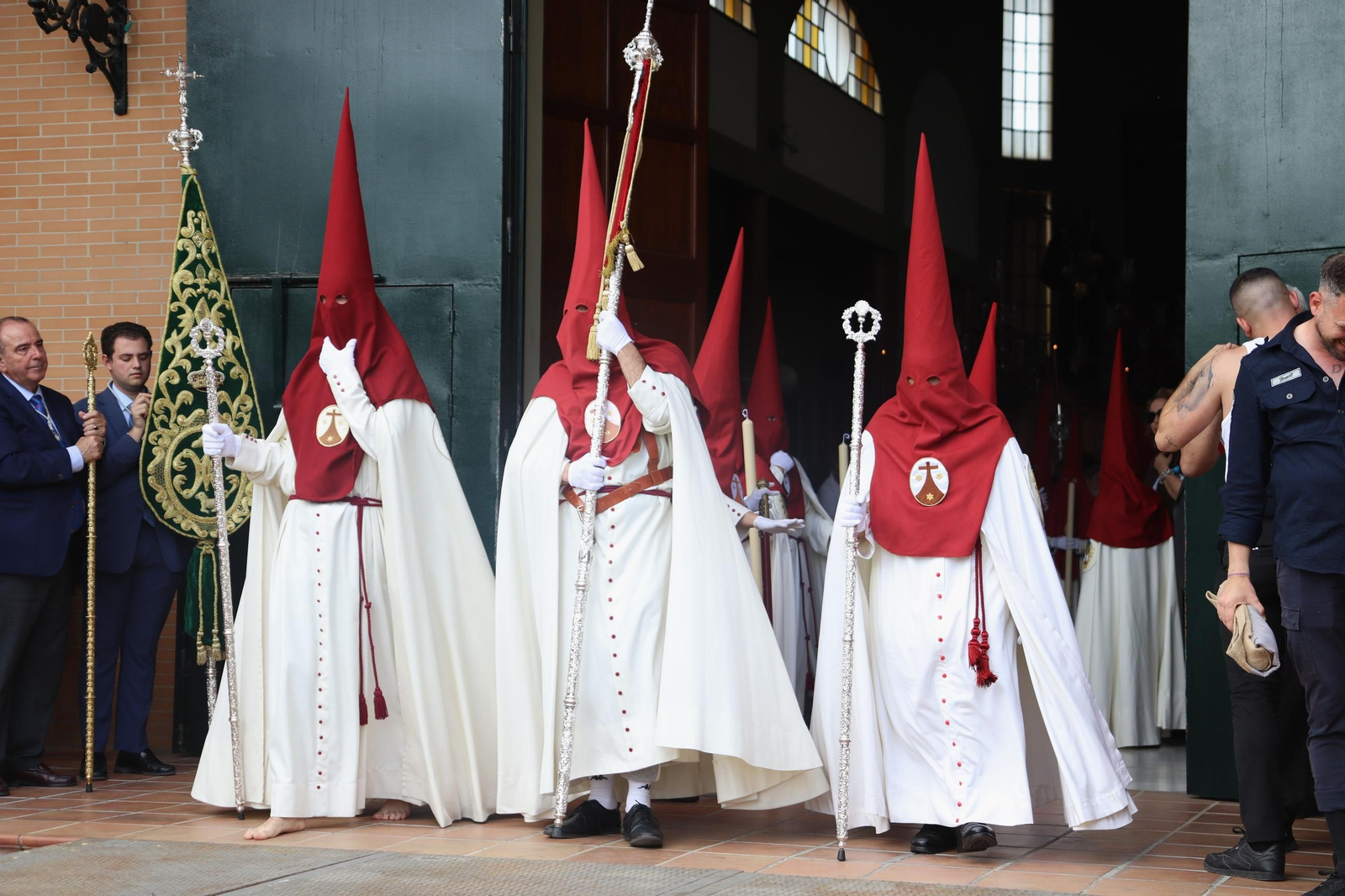 La Hermandad de Padre Pío en la Semana Santa de Sevilla 2025