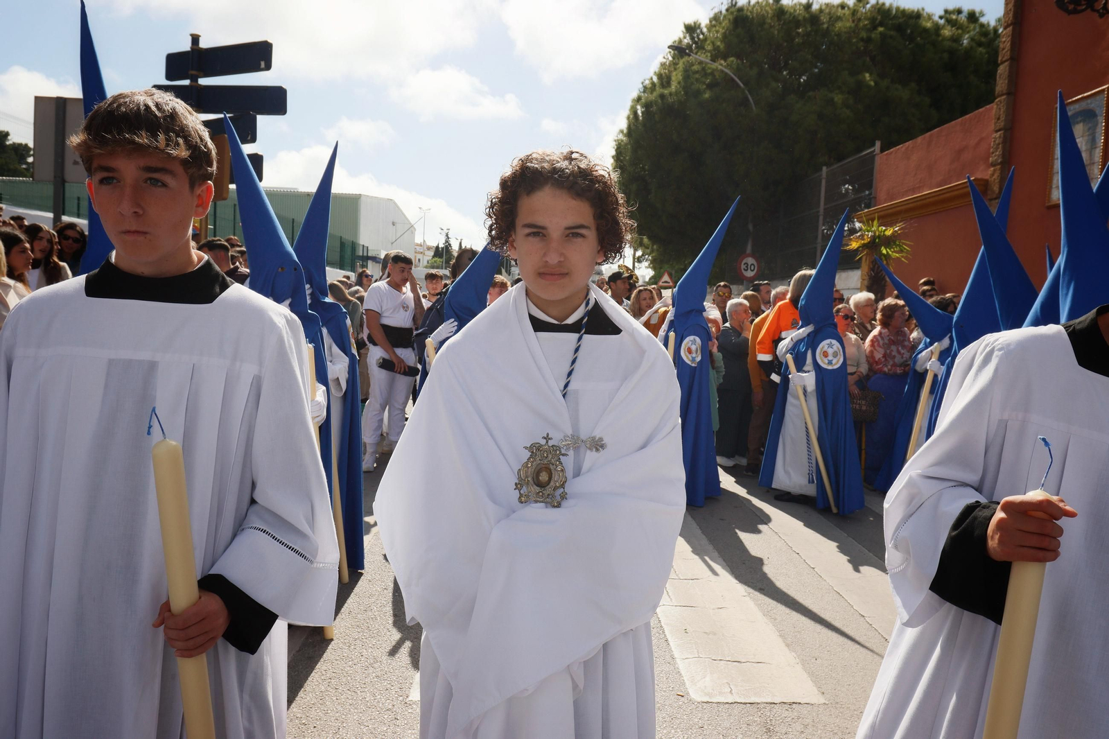Imagenes de la salida de la Borriquita en la Semana Santa de Chiclana 2025