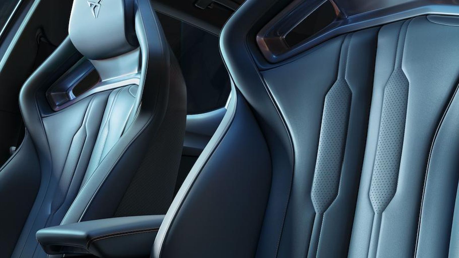 Los asientos delanteros de este León son tal cual los estrenados en Formentor VZ5.