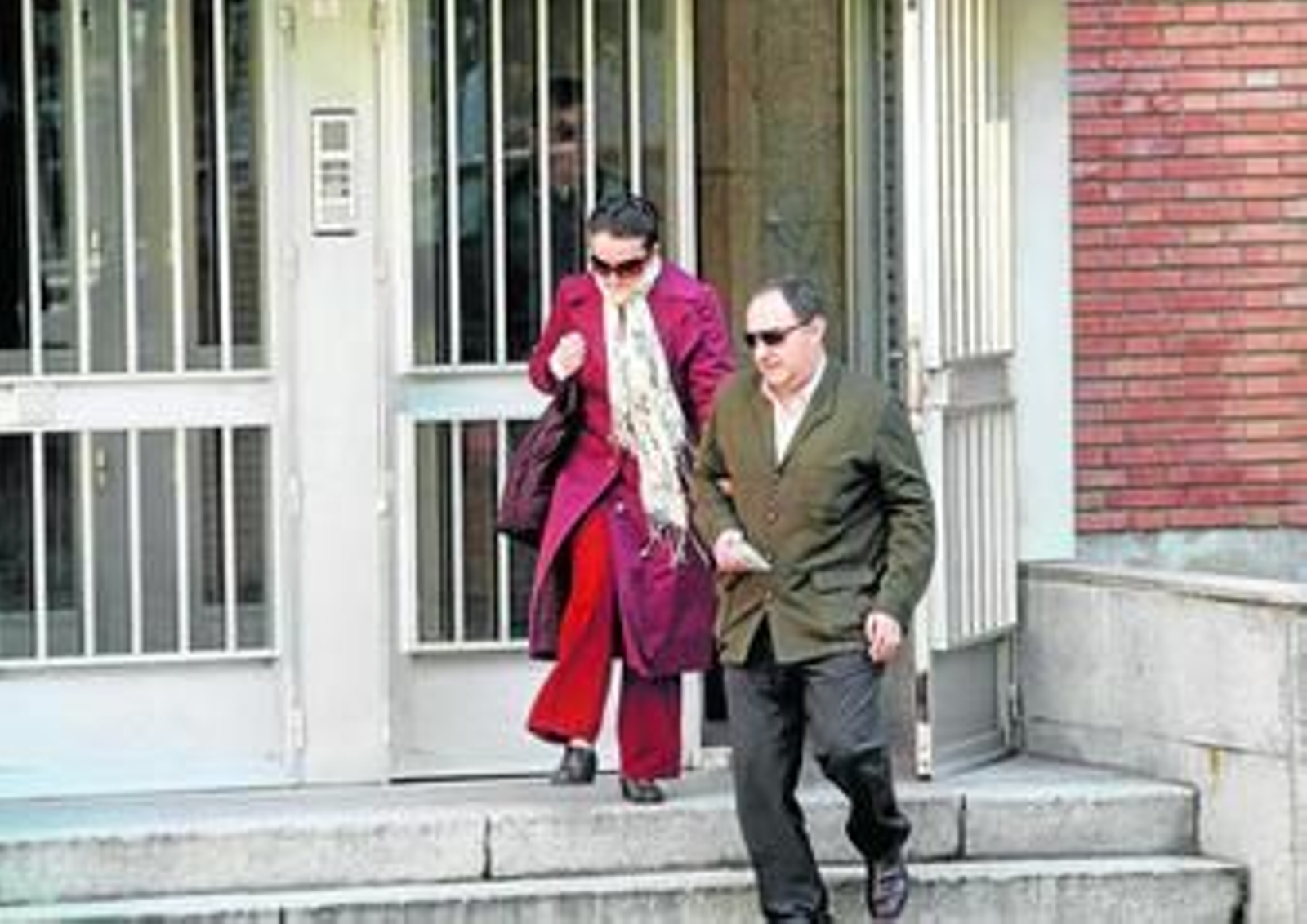 La hermana de José Bretón, Catalina, sale de los juzgados.