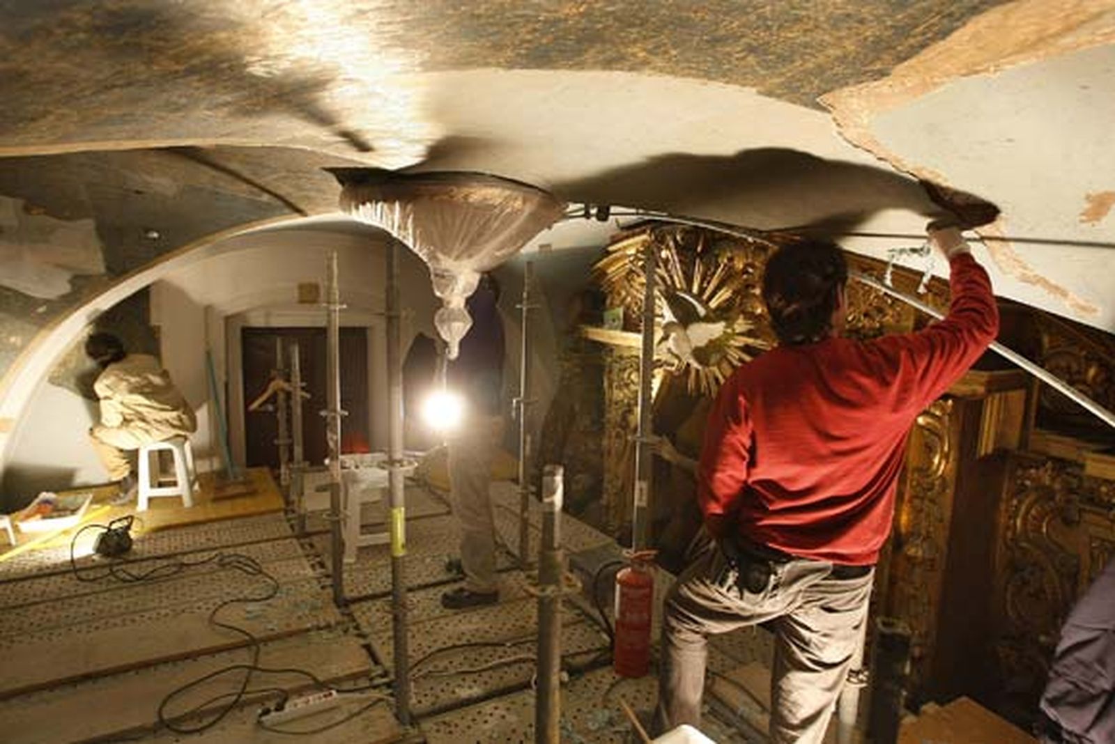 La rehabilitación del templo han descubierto el deficiente estado de conservación en el que se encontraba su estructura

Foto: Jose Braza