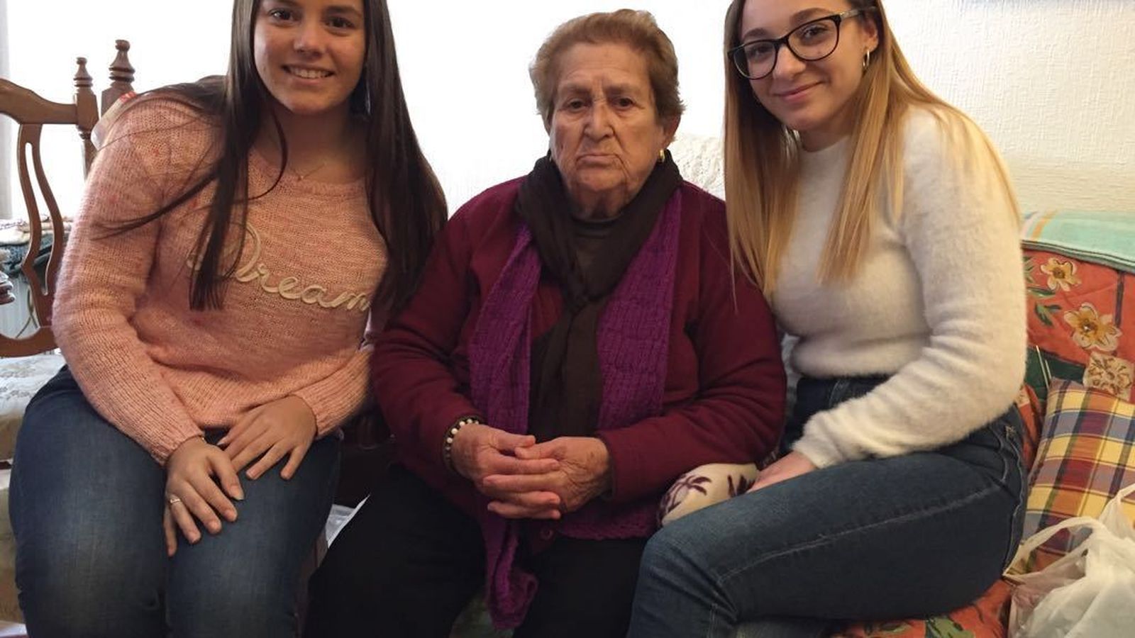 La conexión entre jóvenes y mayores se ha producido en este encuentro.