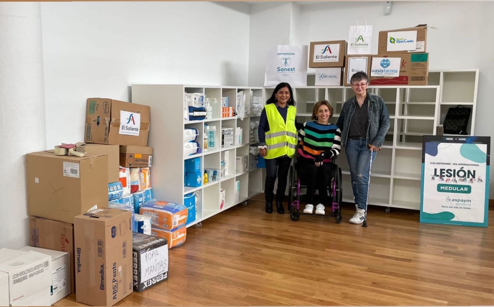 Aspaym ha recogido multitud de material sanitario para los afectados por la DANA.