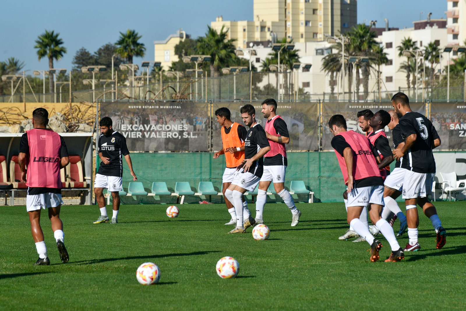 El partidillo de entrenamiento de la Balona, en imágenes
