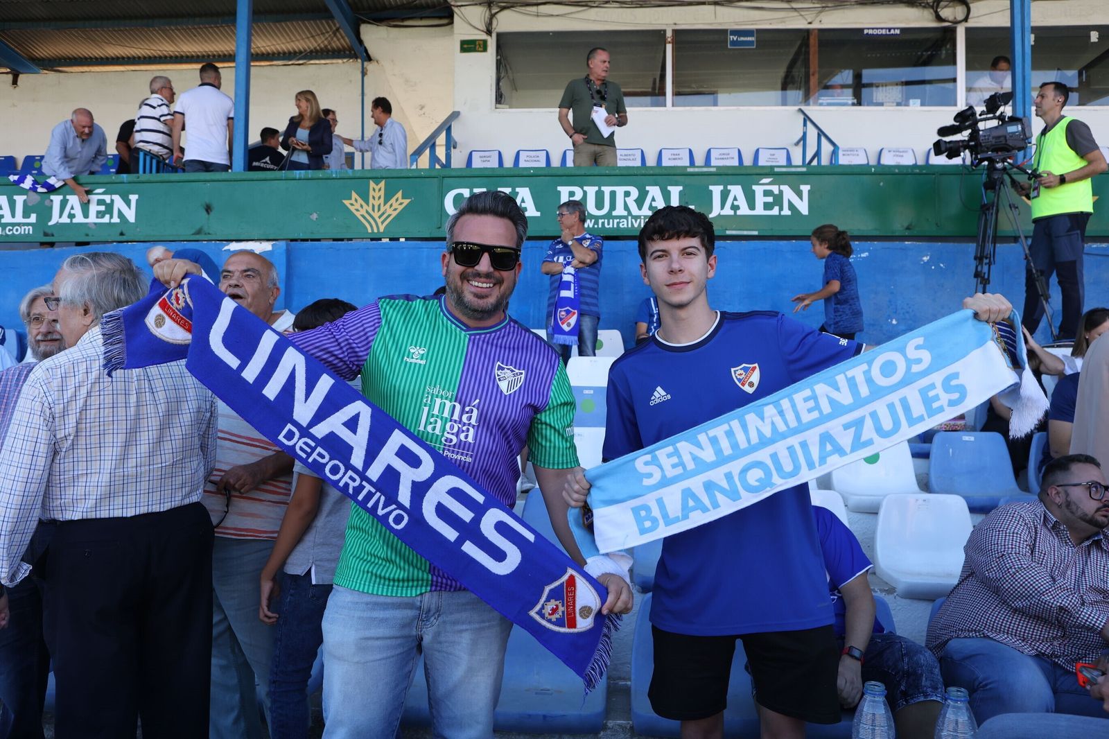 La toma del malaguismo de Linares, en fotos