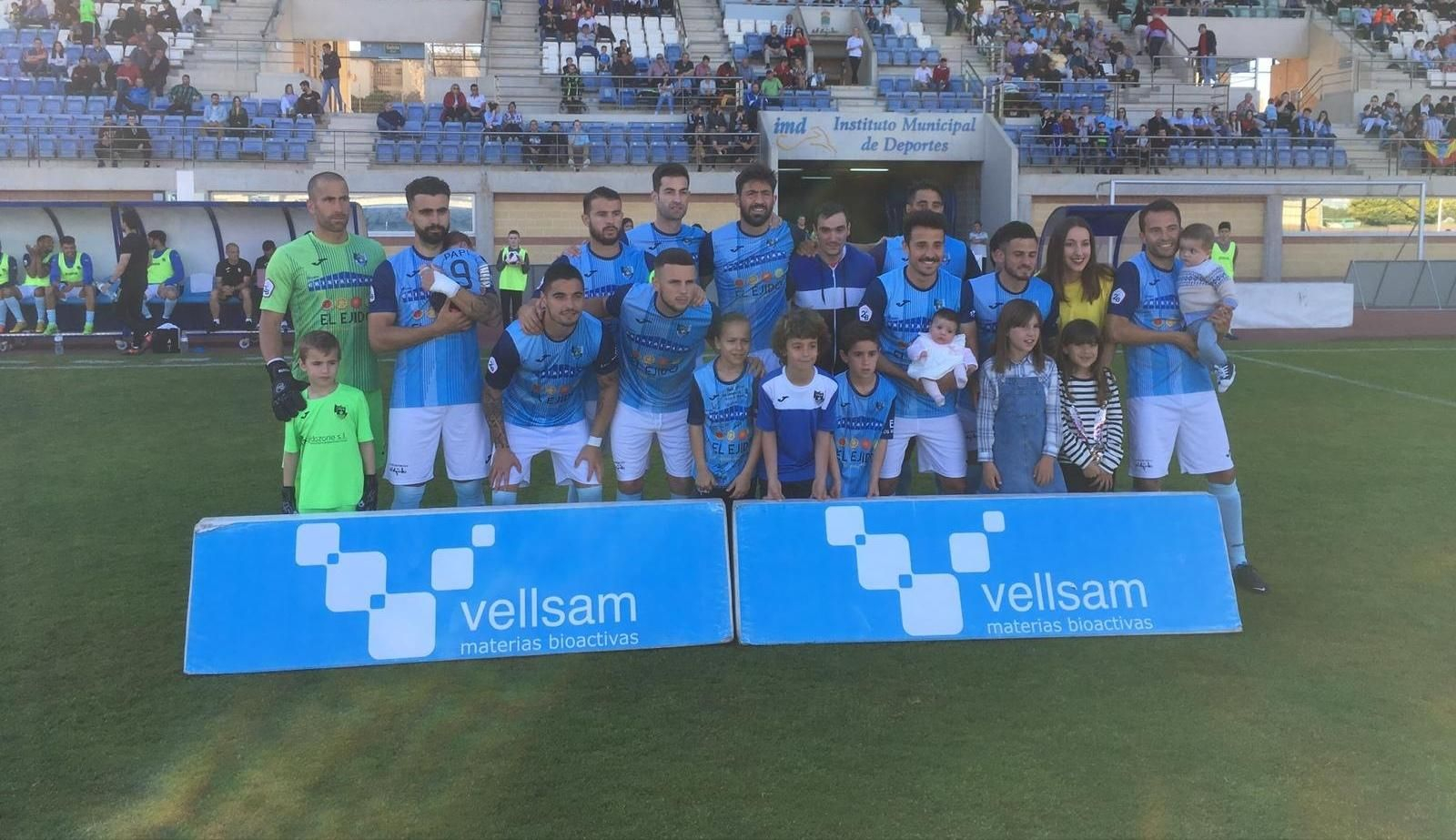 Once inicial celeste en Santo Domingo.