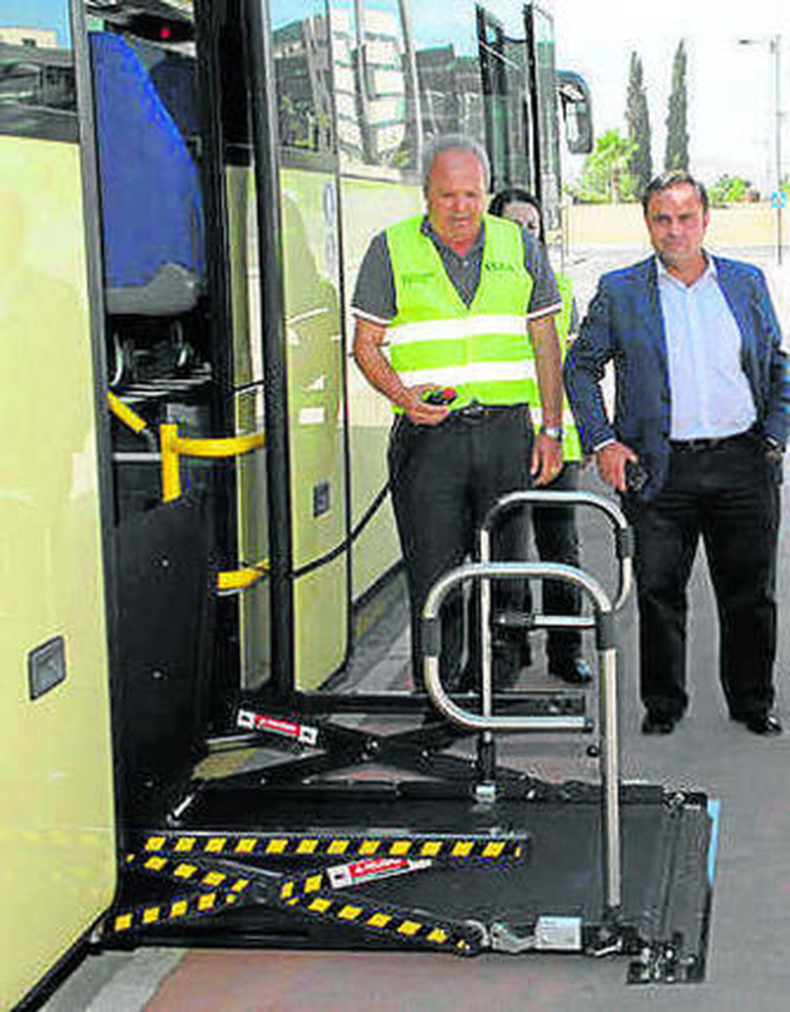 Uno de los nuevos autobuses.